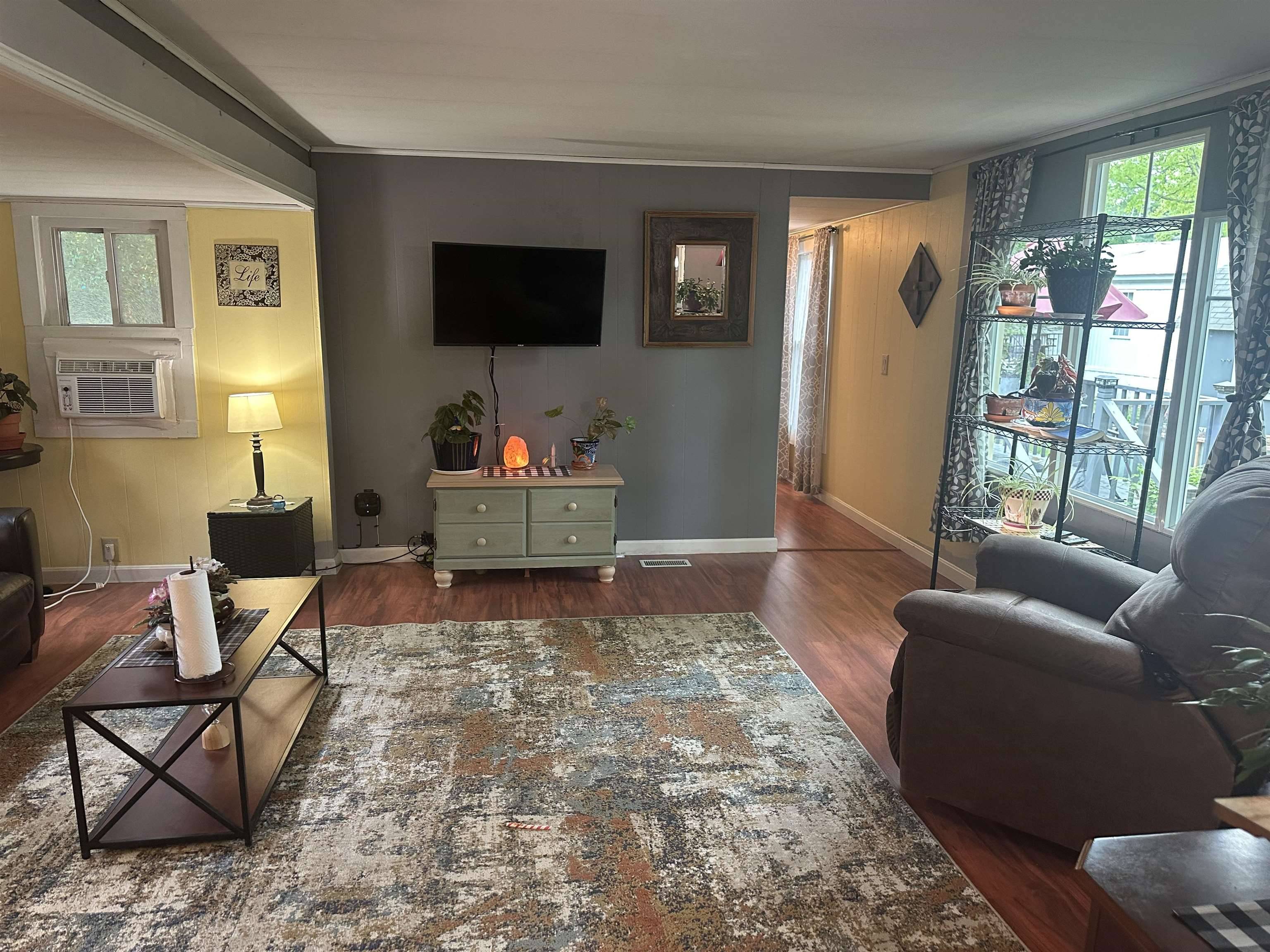 8 Lance LN Epsom, NH 03234