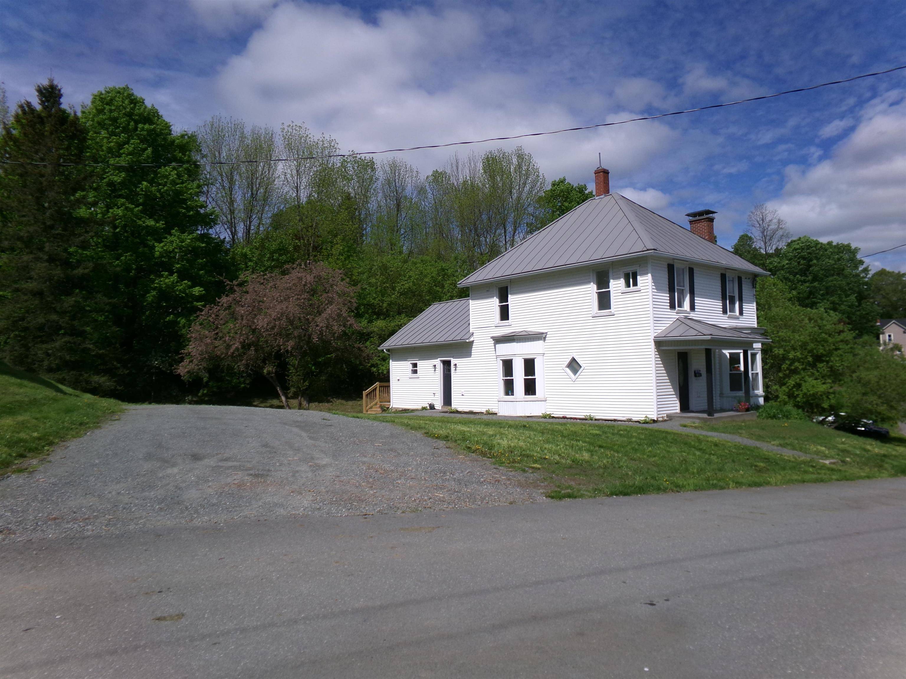 Newport City, VT 05855,117 Middle ST