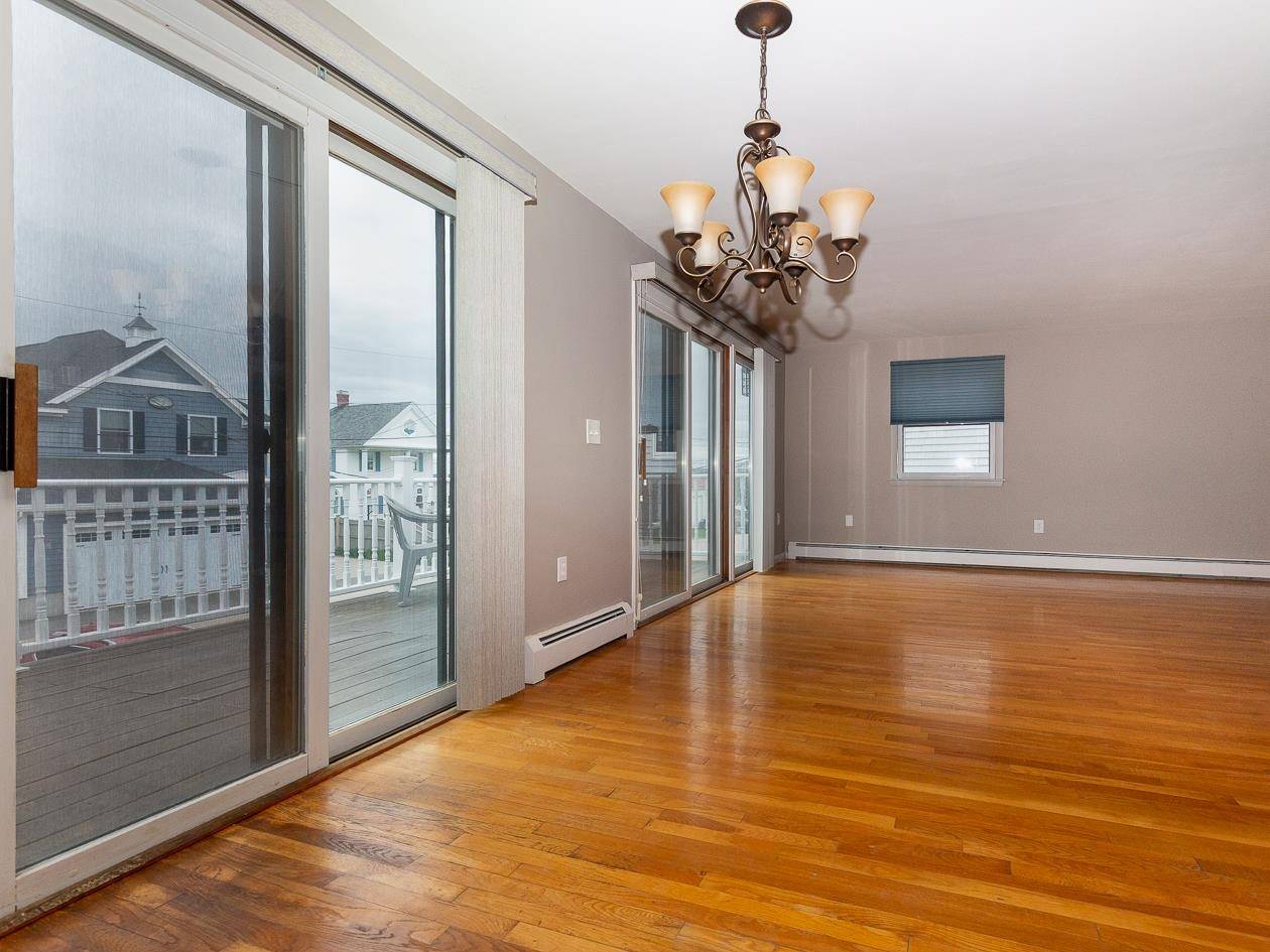 31 Cliff AVE Hampton, NH 03842