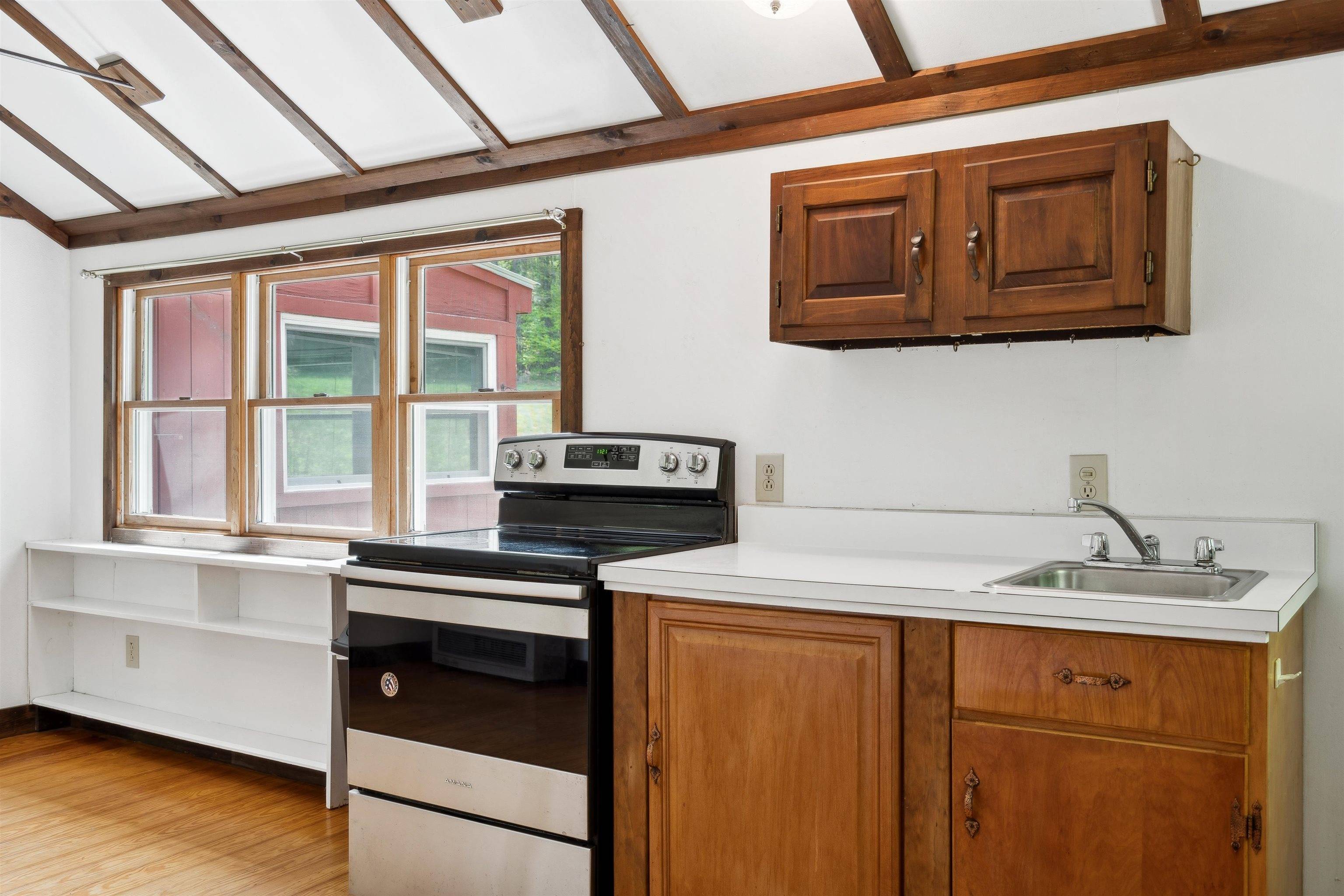 Strafford, VT 05070,1176 Cross RD
