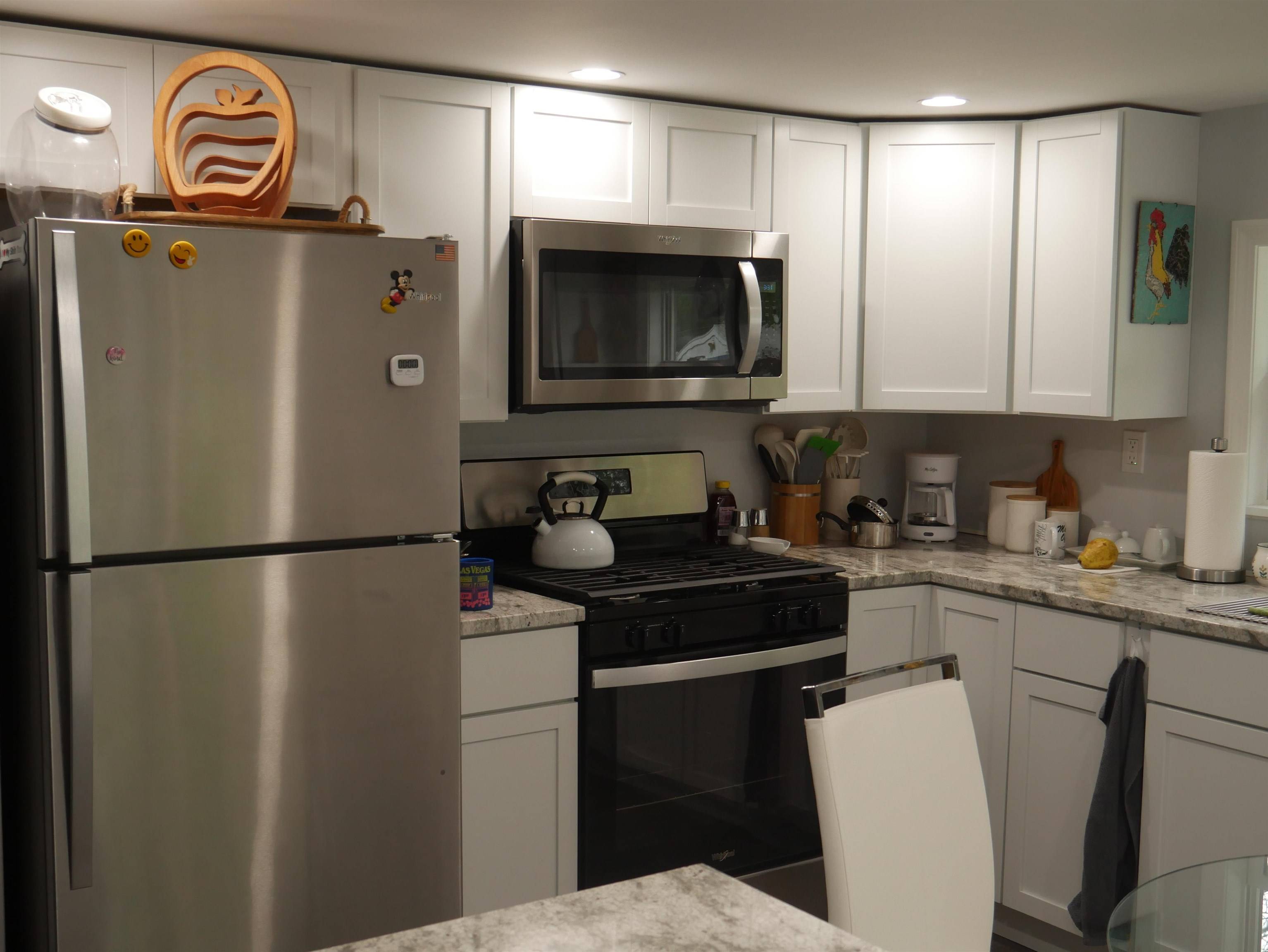Raymond, NH 03077,102 Boxwood LN