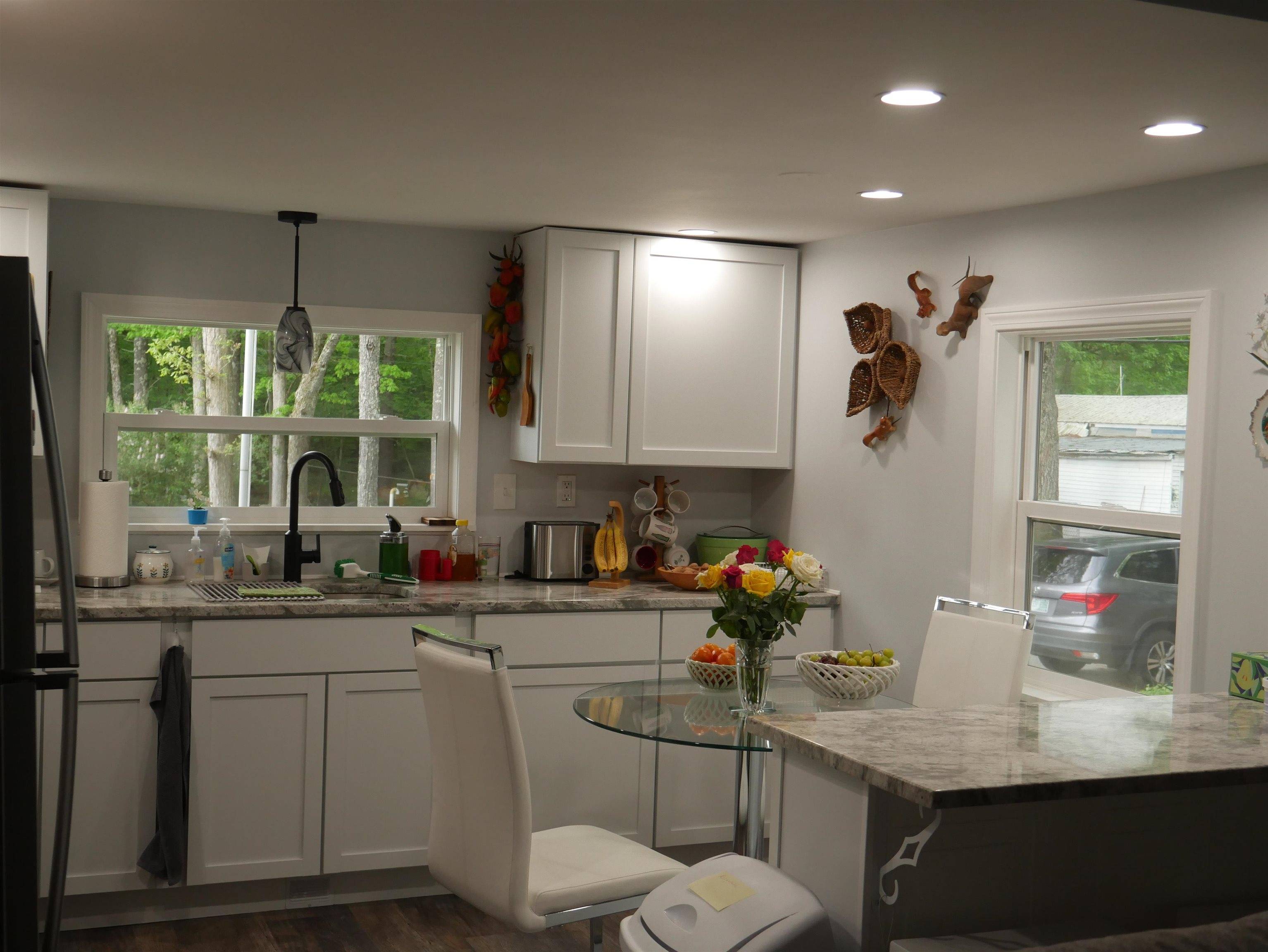 Raymond, NH 03077,102 Boxwood LN