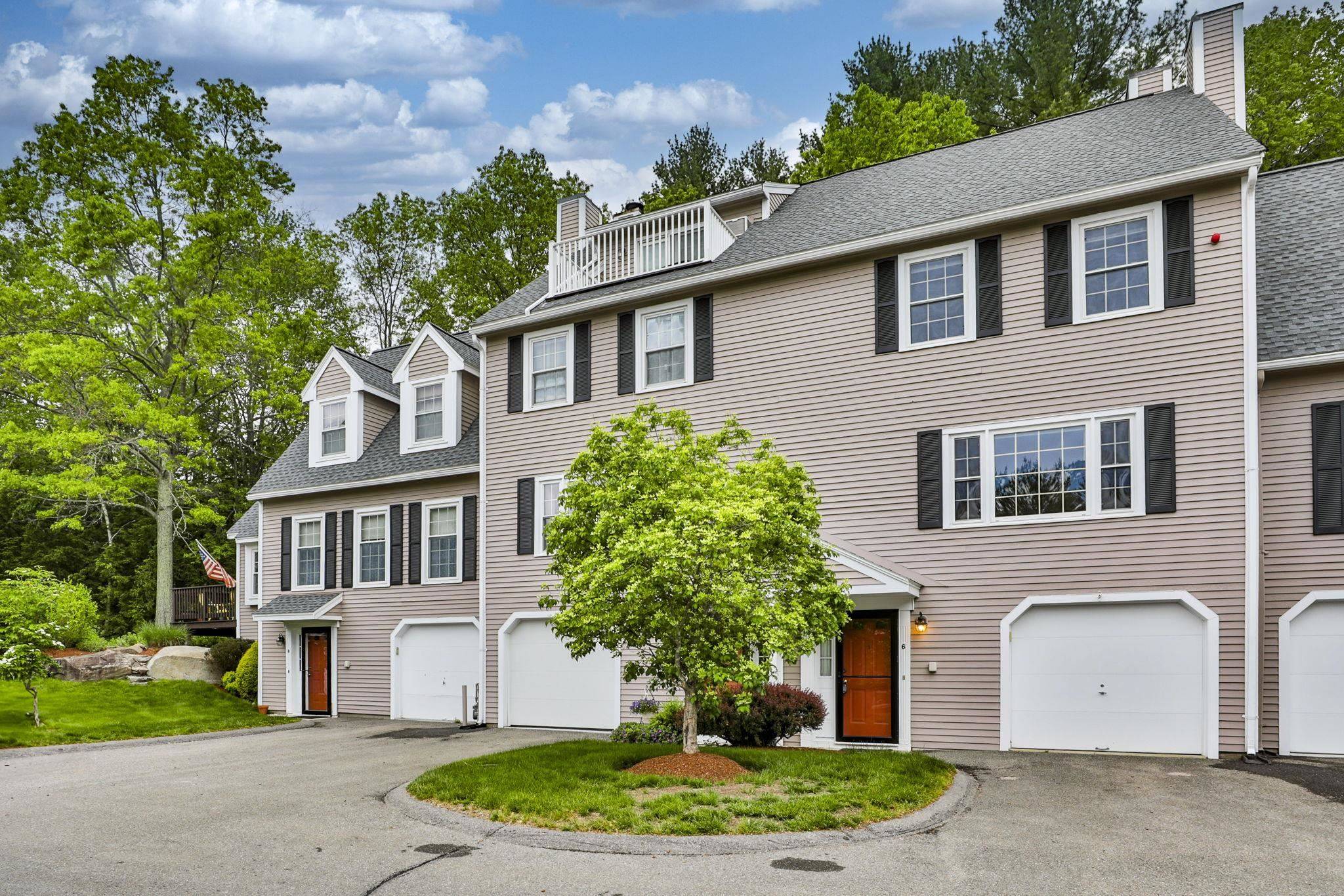 Hudson, NH 03051,6 Shoal Creek RD