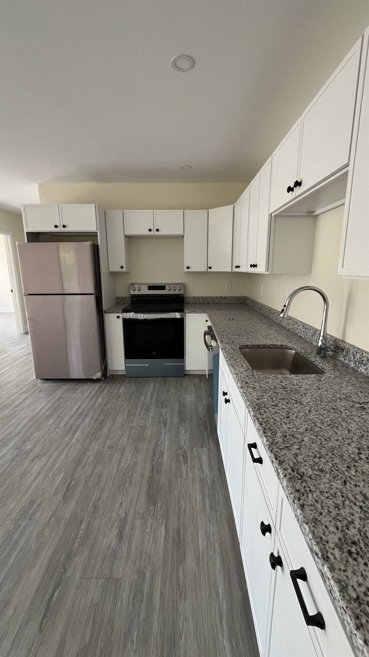 Dover, NH 03820,725 Central AVE #207
