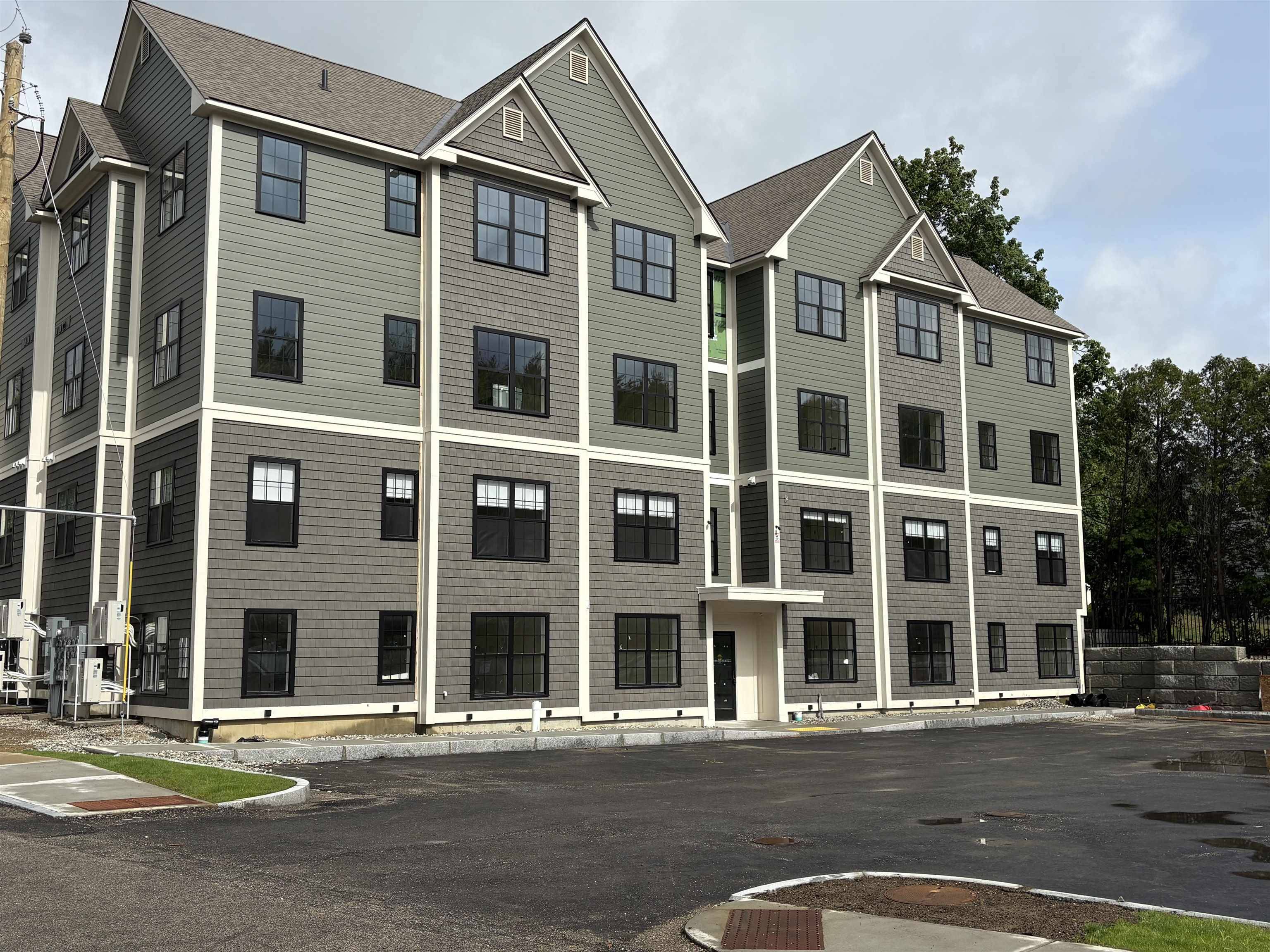 Dover, NH 03820,725 Central AVE #204