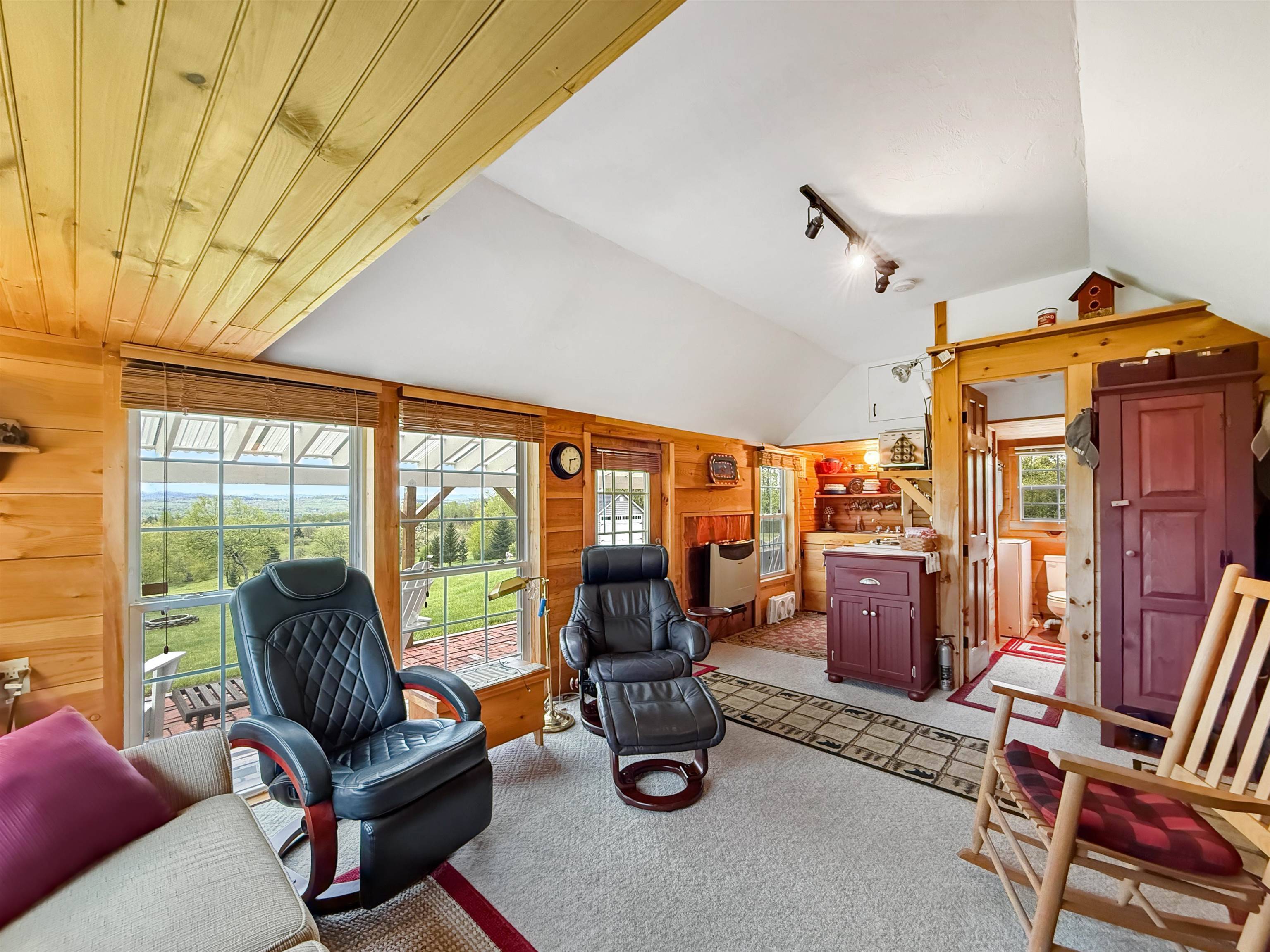 Colebrook, NH 03576,718 Reed RD