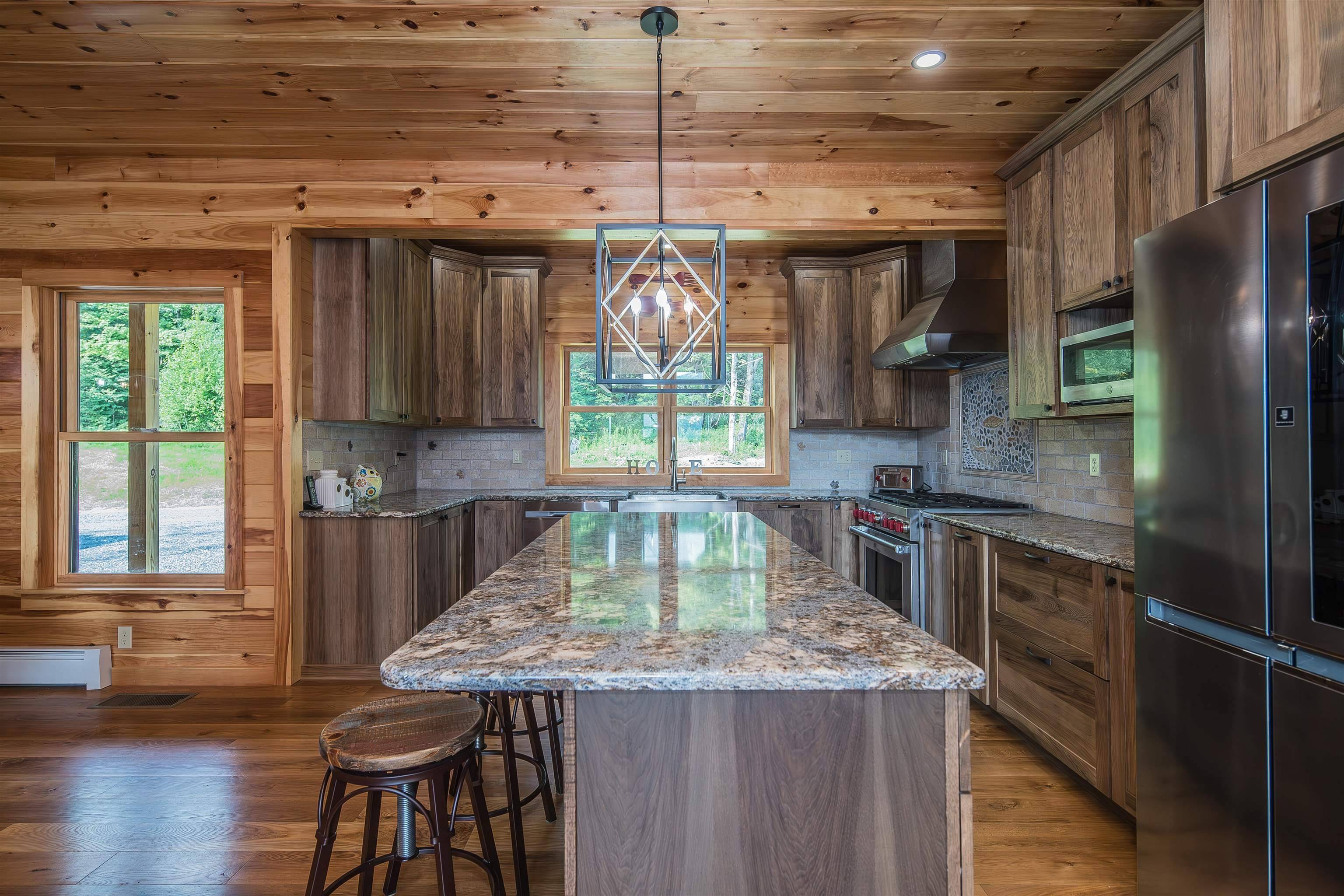 699 Old Maple LN Danby, VT 05739