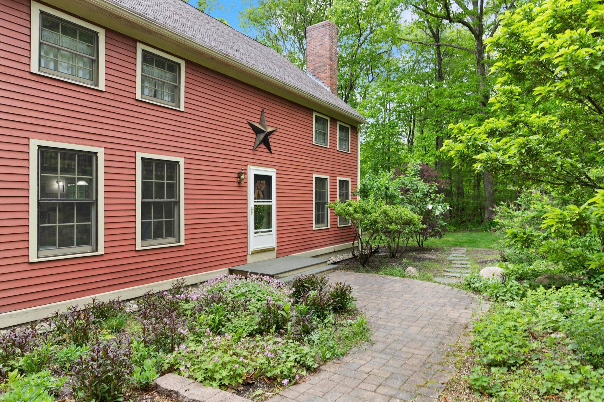 Brookline, NH 03033,13 Potanipo Hill RD