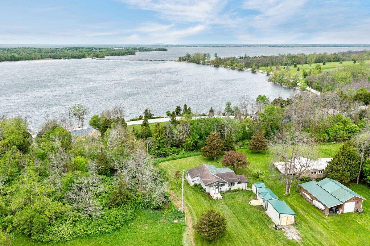 Alburgh, VT 05440,28 Hilltop RD