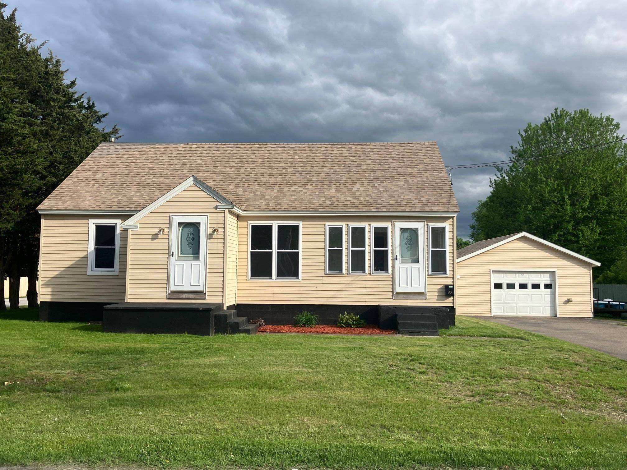 Swanton, VT 05488,98 Canada ST