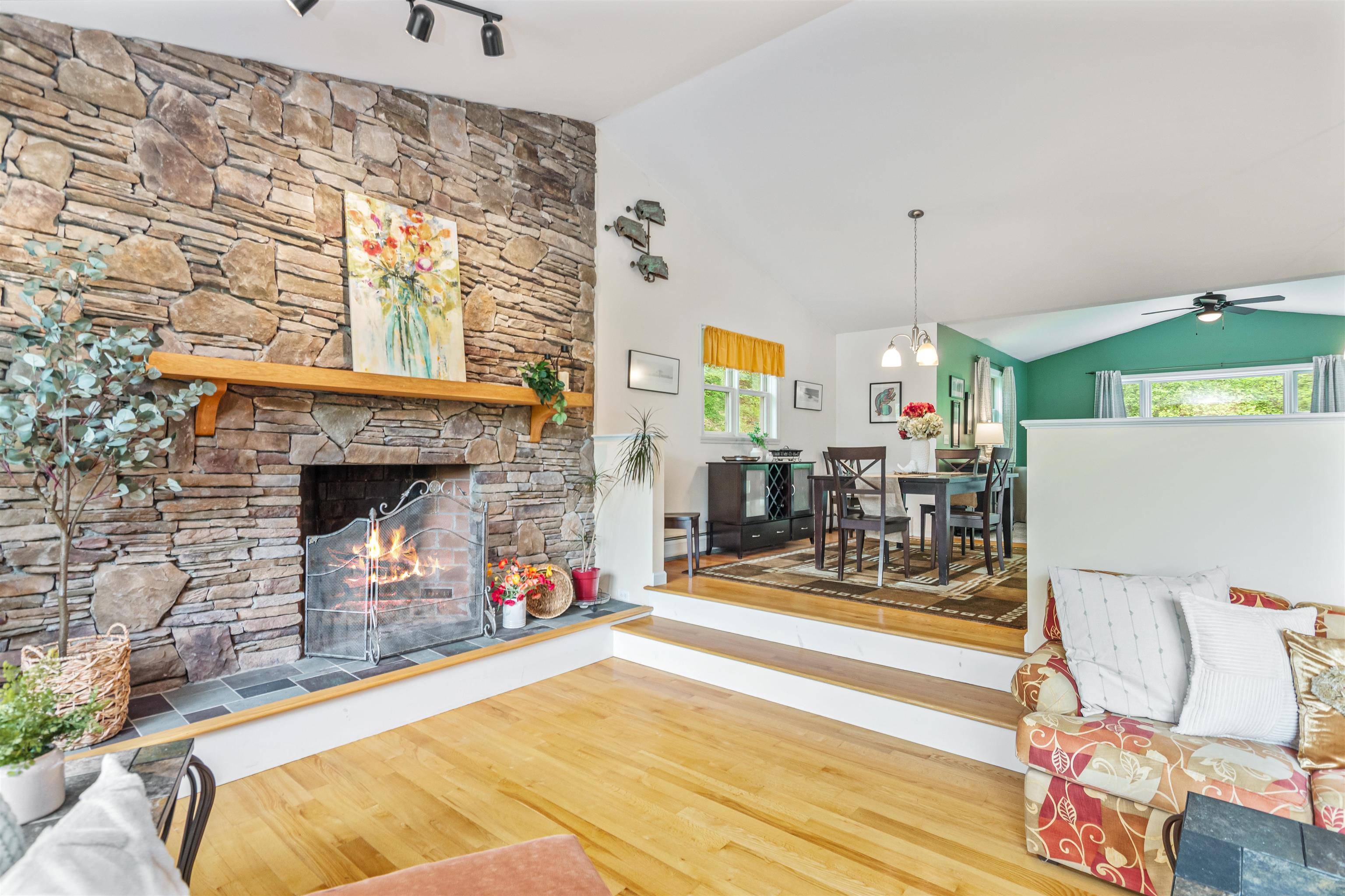 27 Wildwood DR Essex, VT 05452