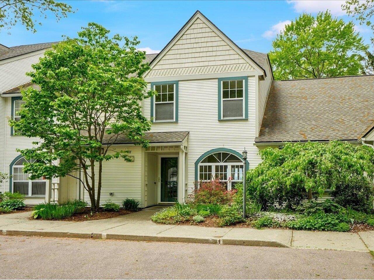 Burlington, VT 05408,64 Northshore DR