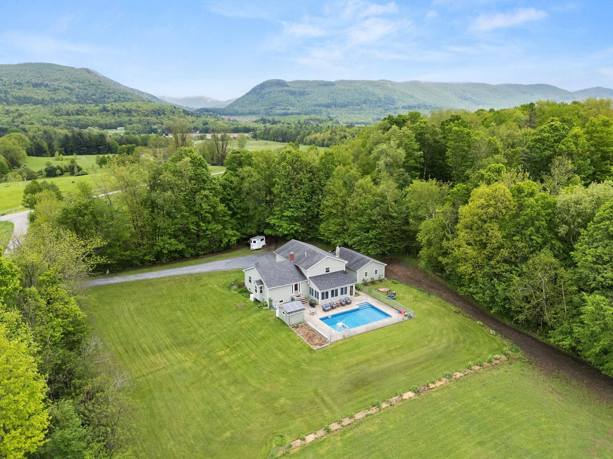 Hinesburg, VT 05461,55 Honey Hill RD
