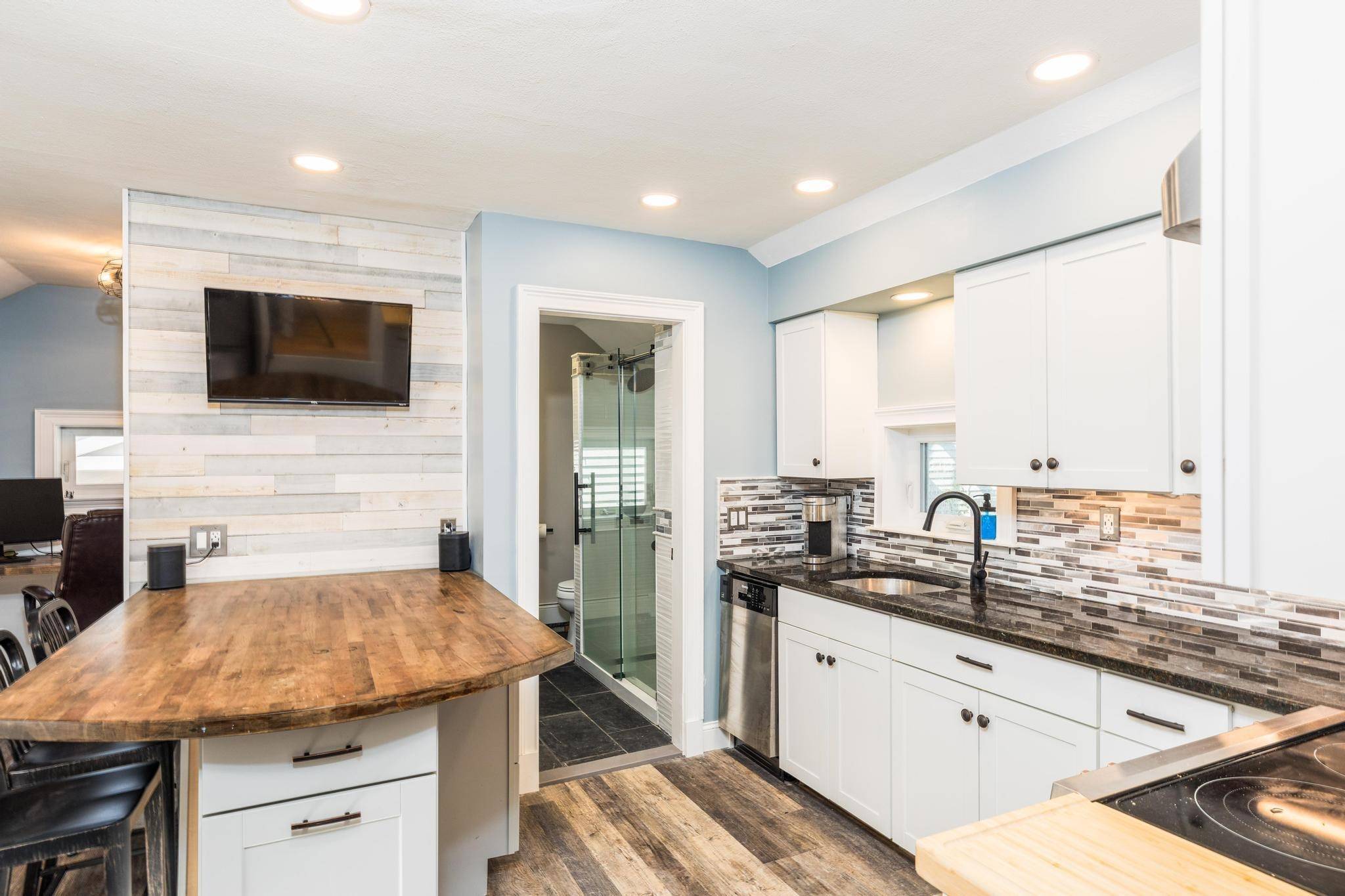 Portsmouth, NH 03801,112 Cass ST #B
