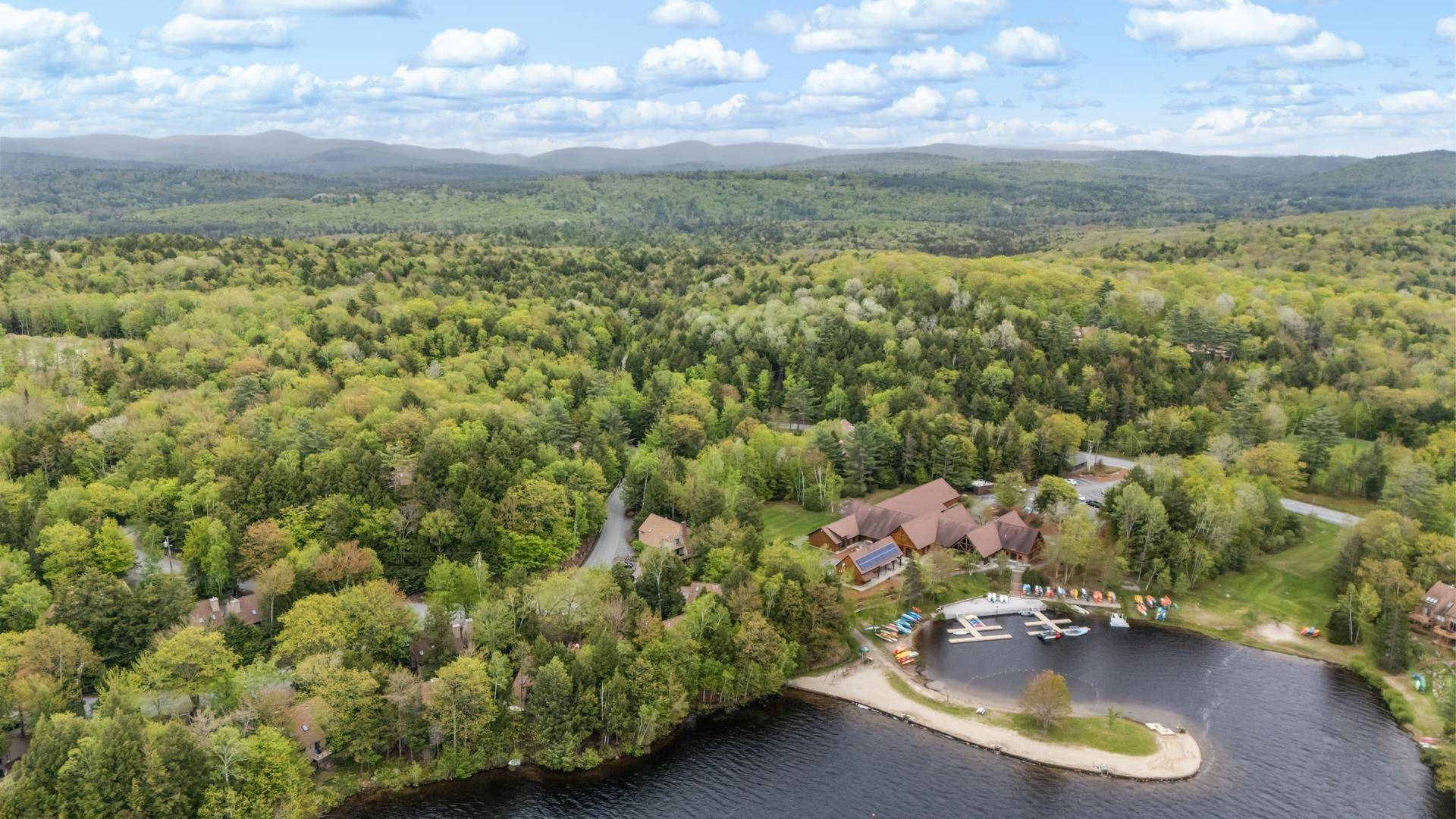 Grantham, NH 03753,21 Pleasant DR