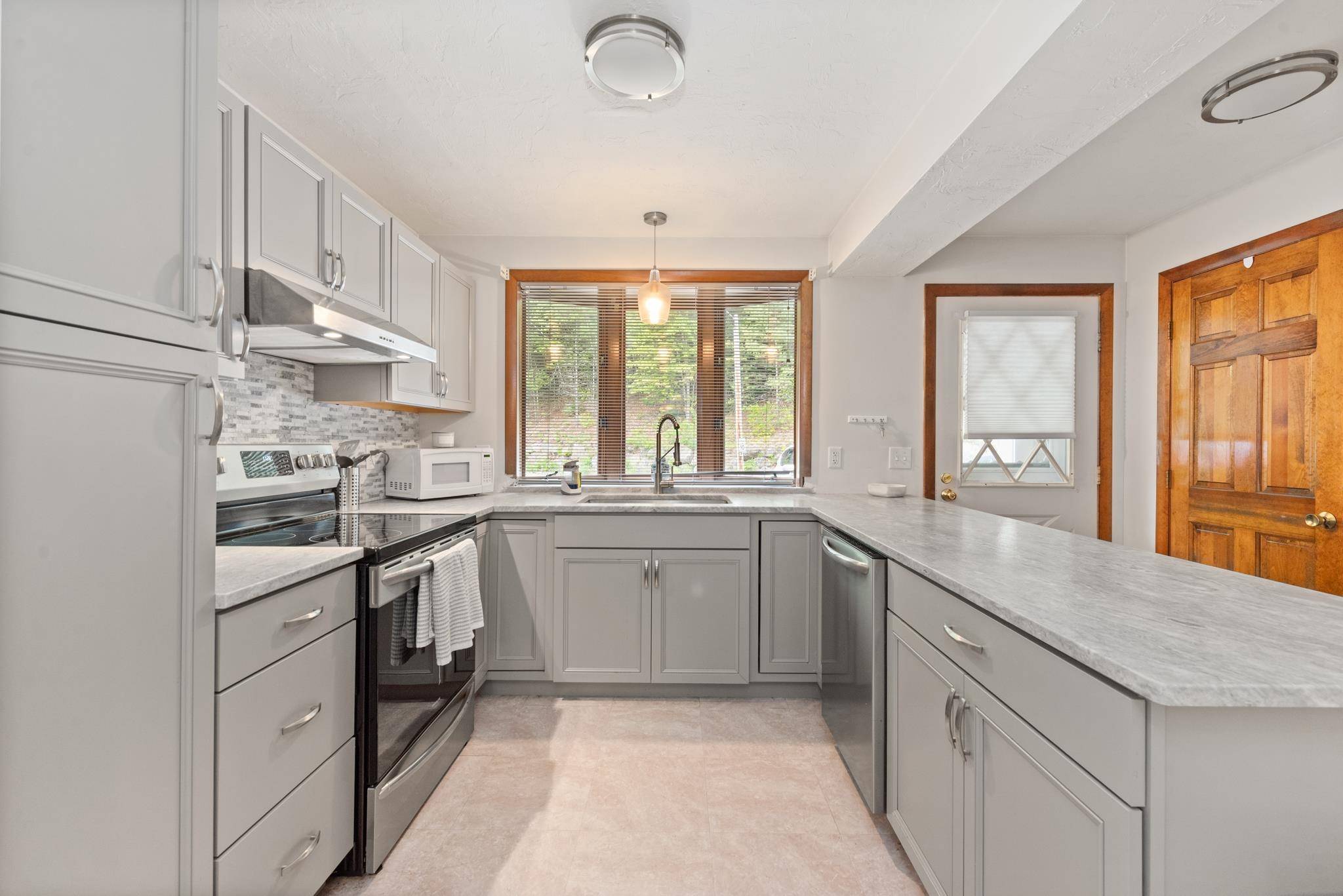 Bristol, NH 03222,11 Village West DR #5