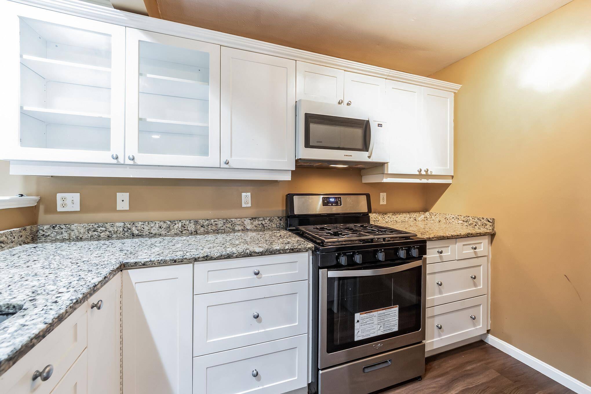 Nashua, NH 03062,60 Barrington AVE #60