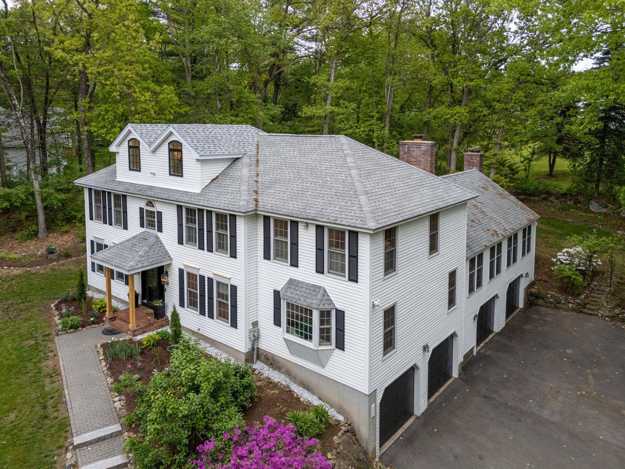 Londonderry, NH 03053,4 Rockwood LN