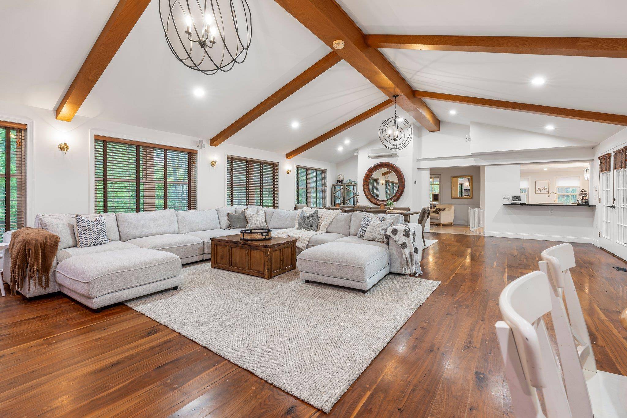 4 Rockwood LN Londonderry, NH 03053
