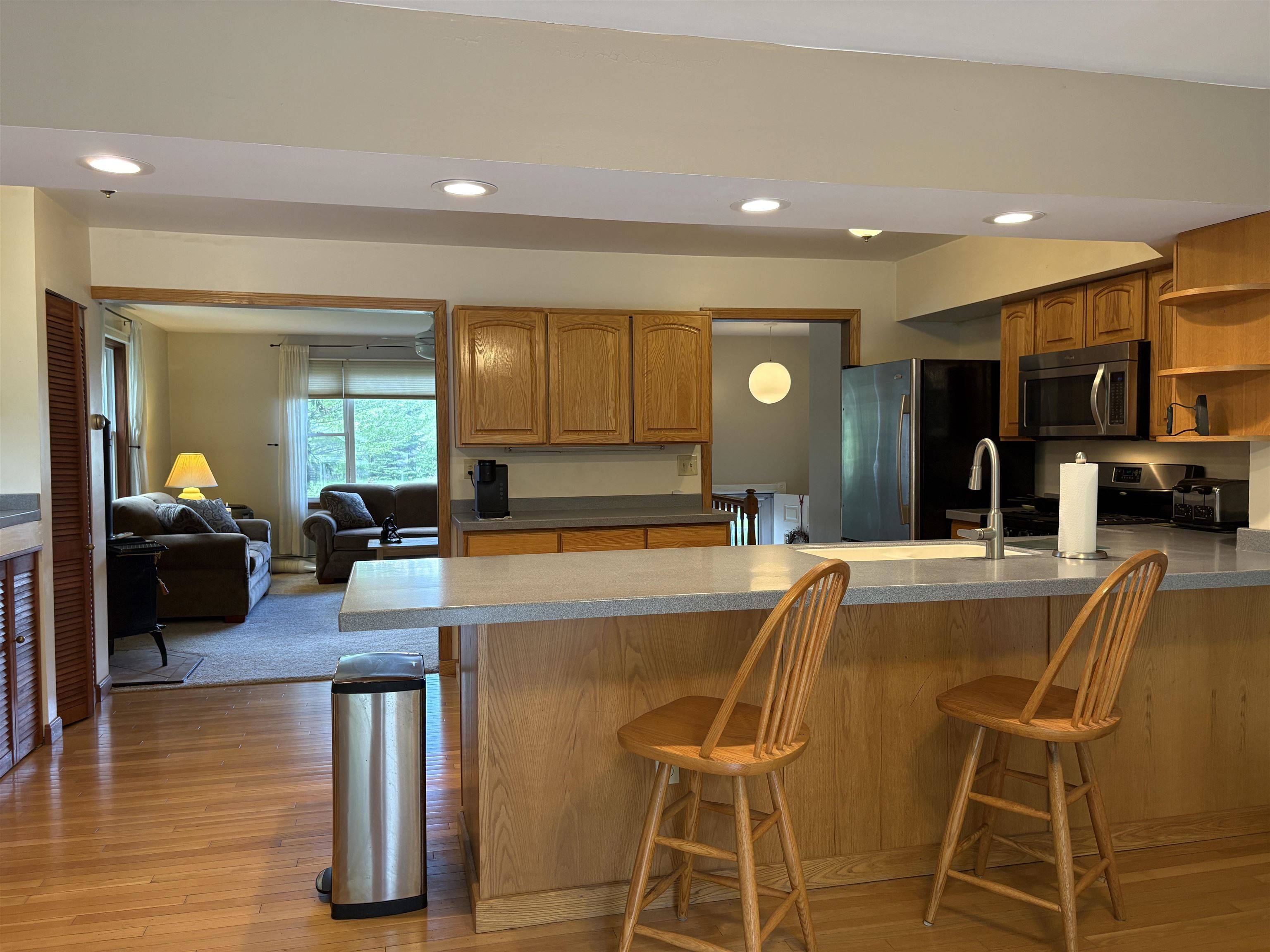 Essex, VT 05452,33 Pinecrest DR