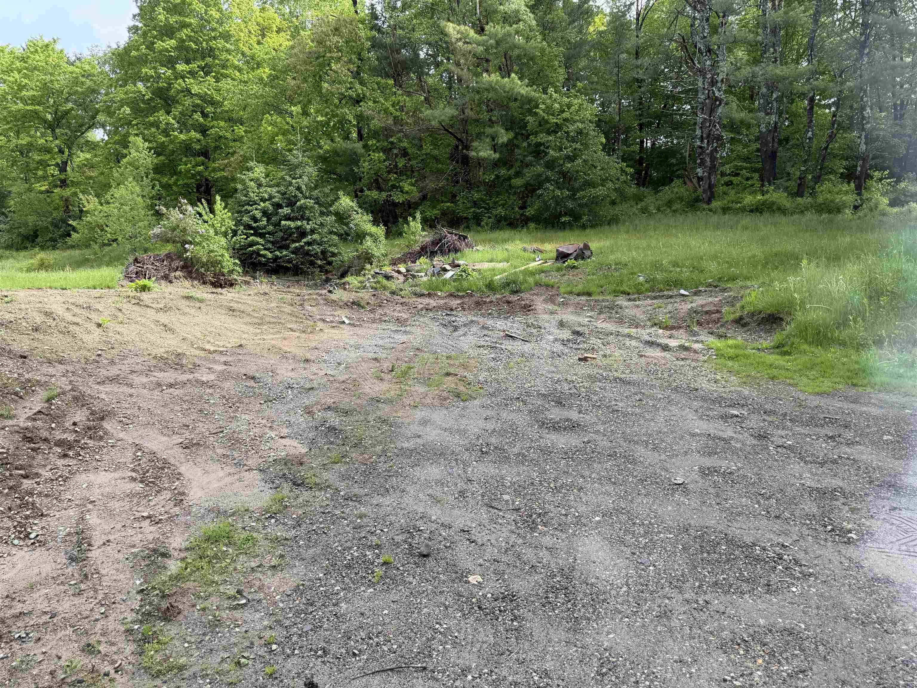 Pittsfield, NH 03263,181 Loudon RD