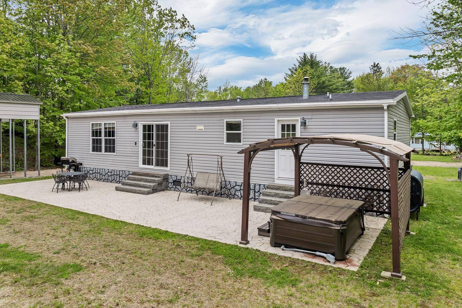 Wakefield, NH 03872,29 Stoneham RD #4