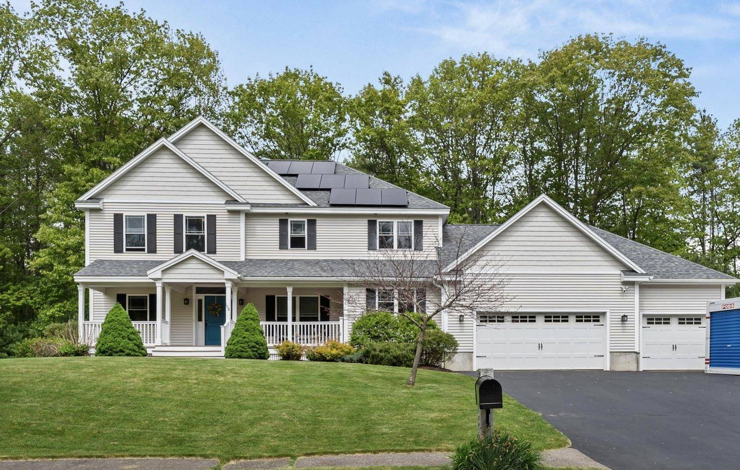Dover, NH 03820,108 Boxwood LN
