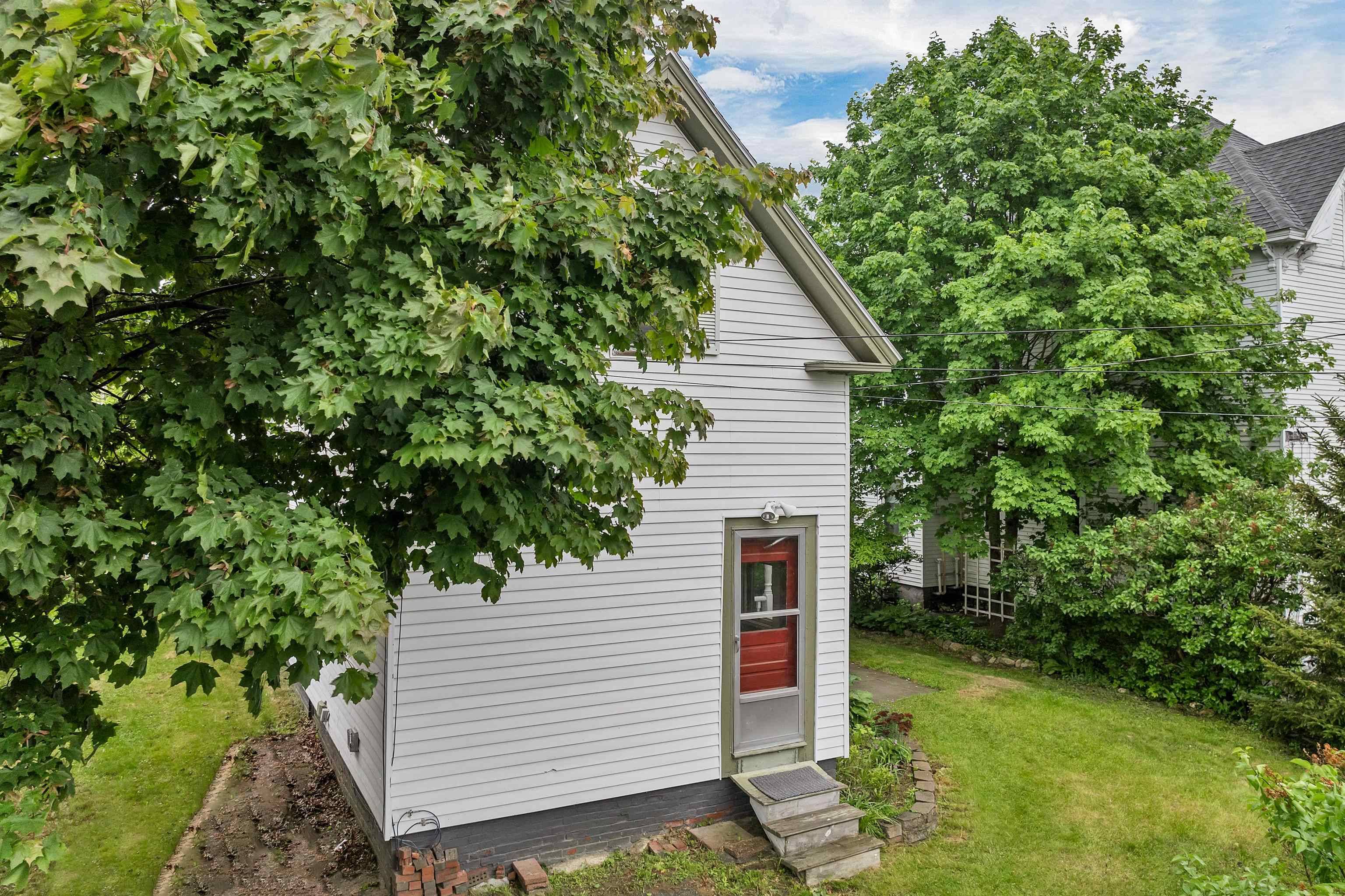 Manchester, NH 03104,366 Walnut ST