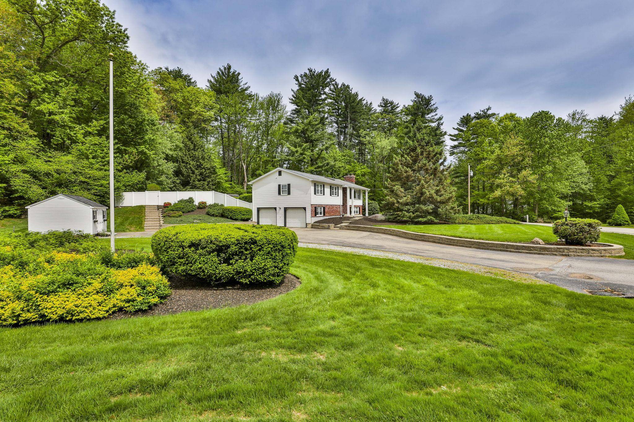 Bedford, NH 03110,9 Edinburgh DR