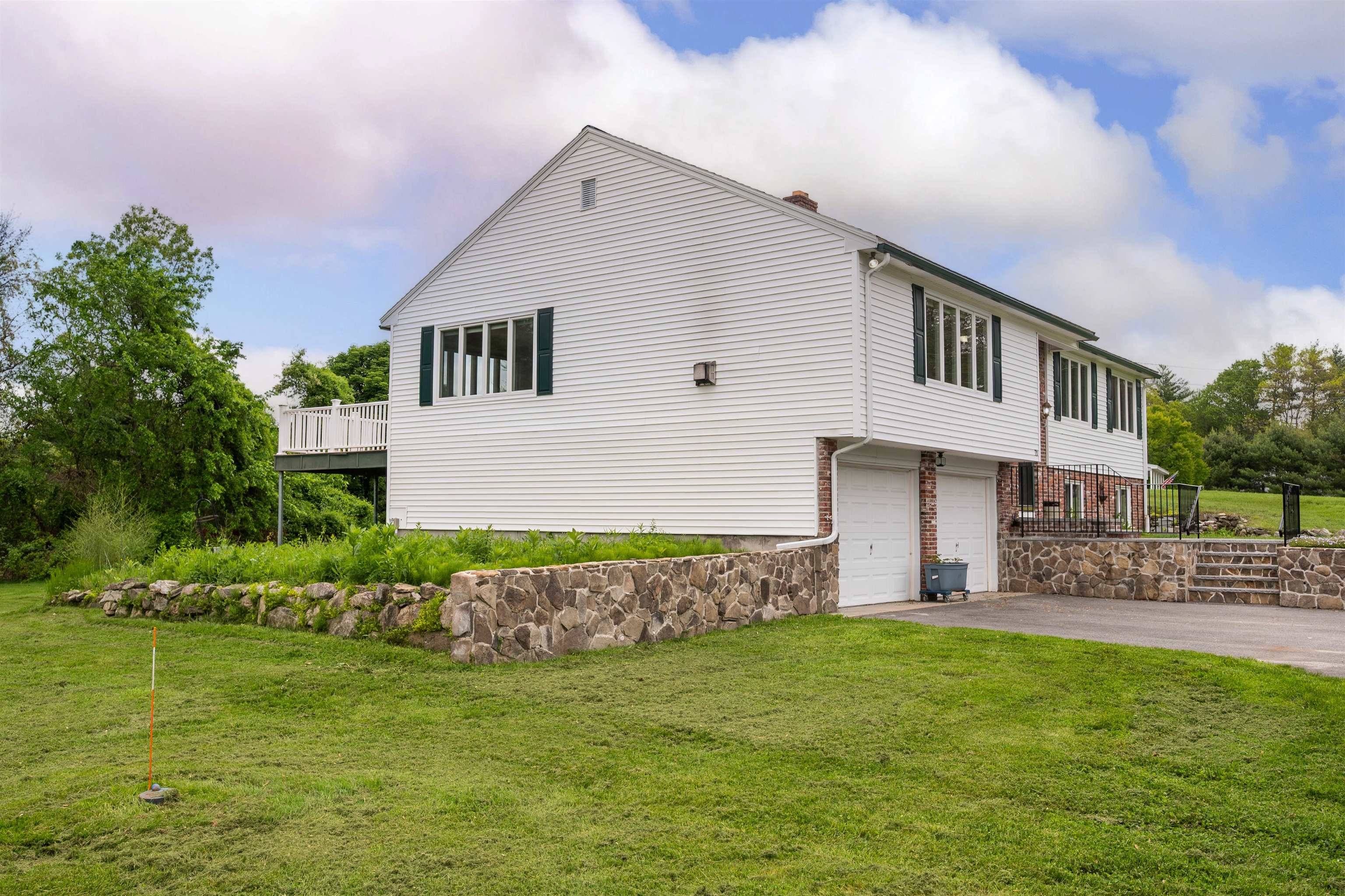 Pelham, NH 03076,71 Arlene DR