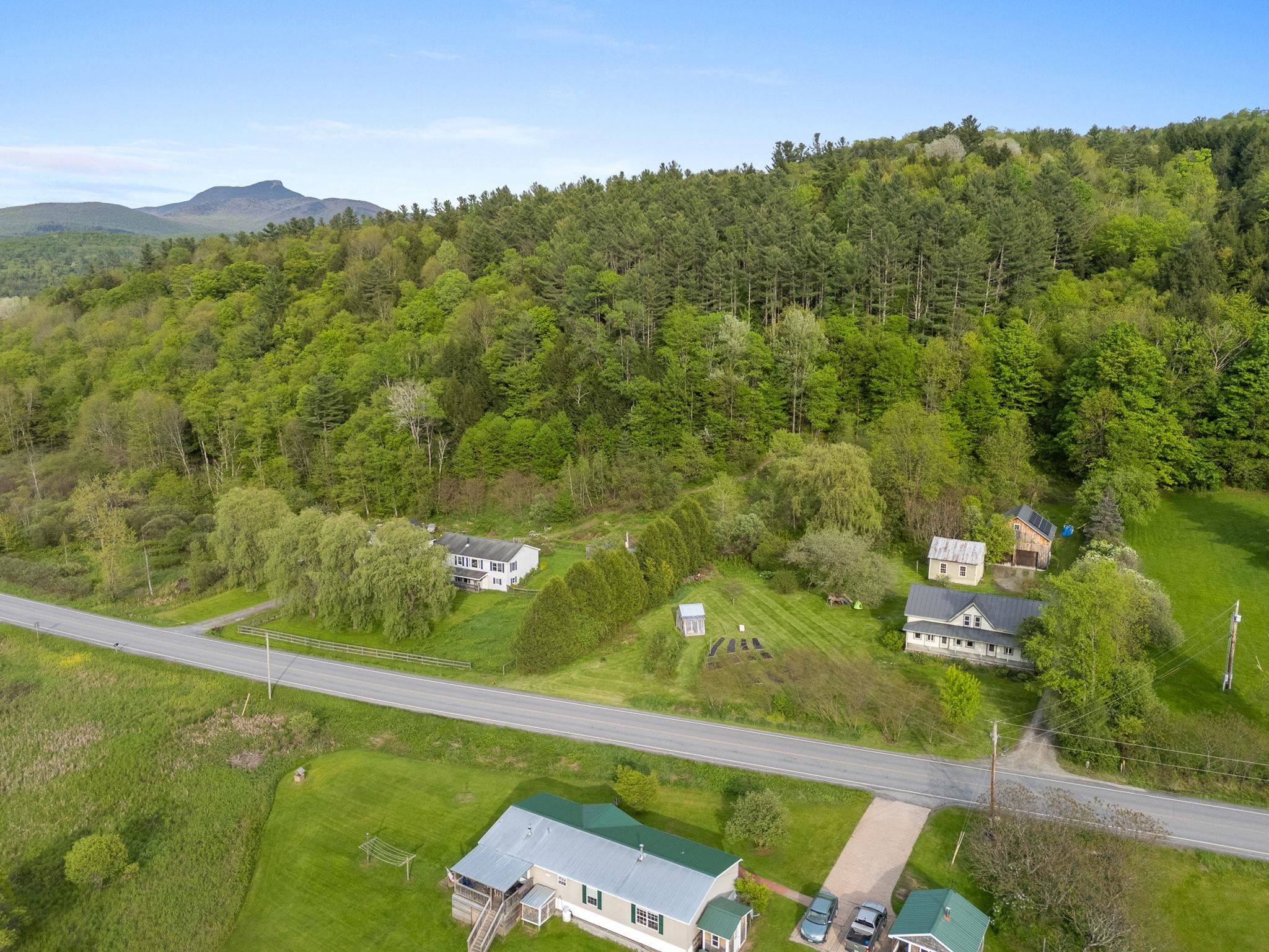 Huntington, VT 05462,649 Hinesburg Hollow RD