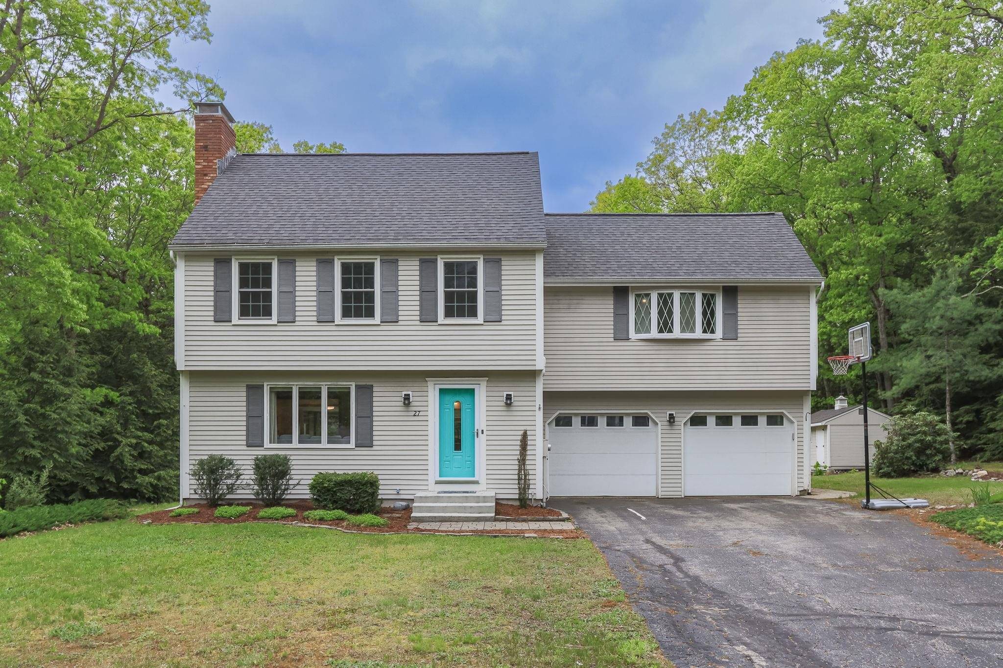 Bedford, NH 03110,27 Grafton DR