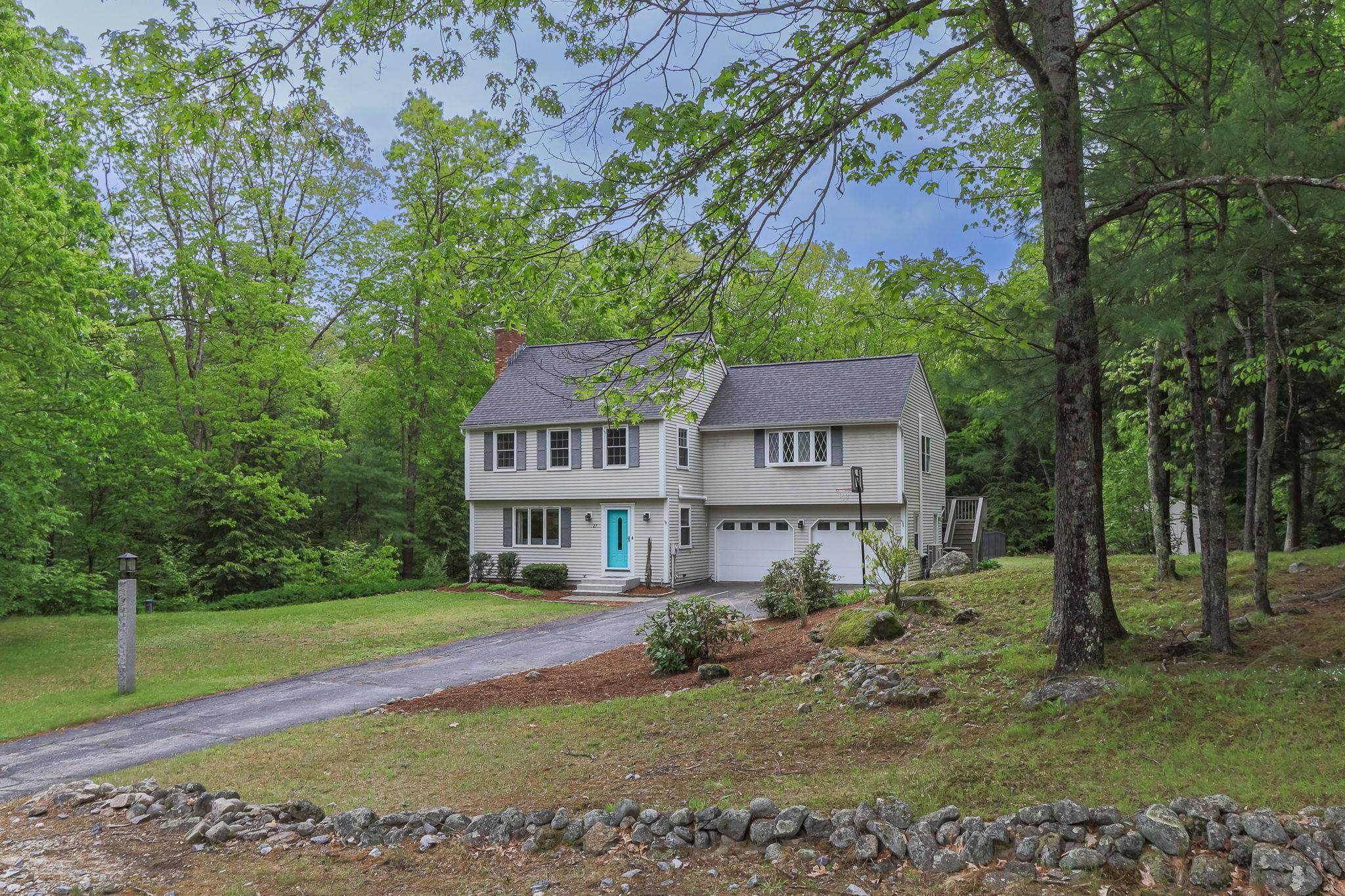 Bedford, NH 03110,27 Grafton DR