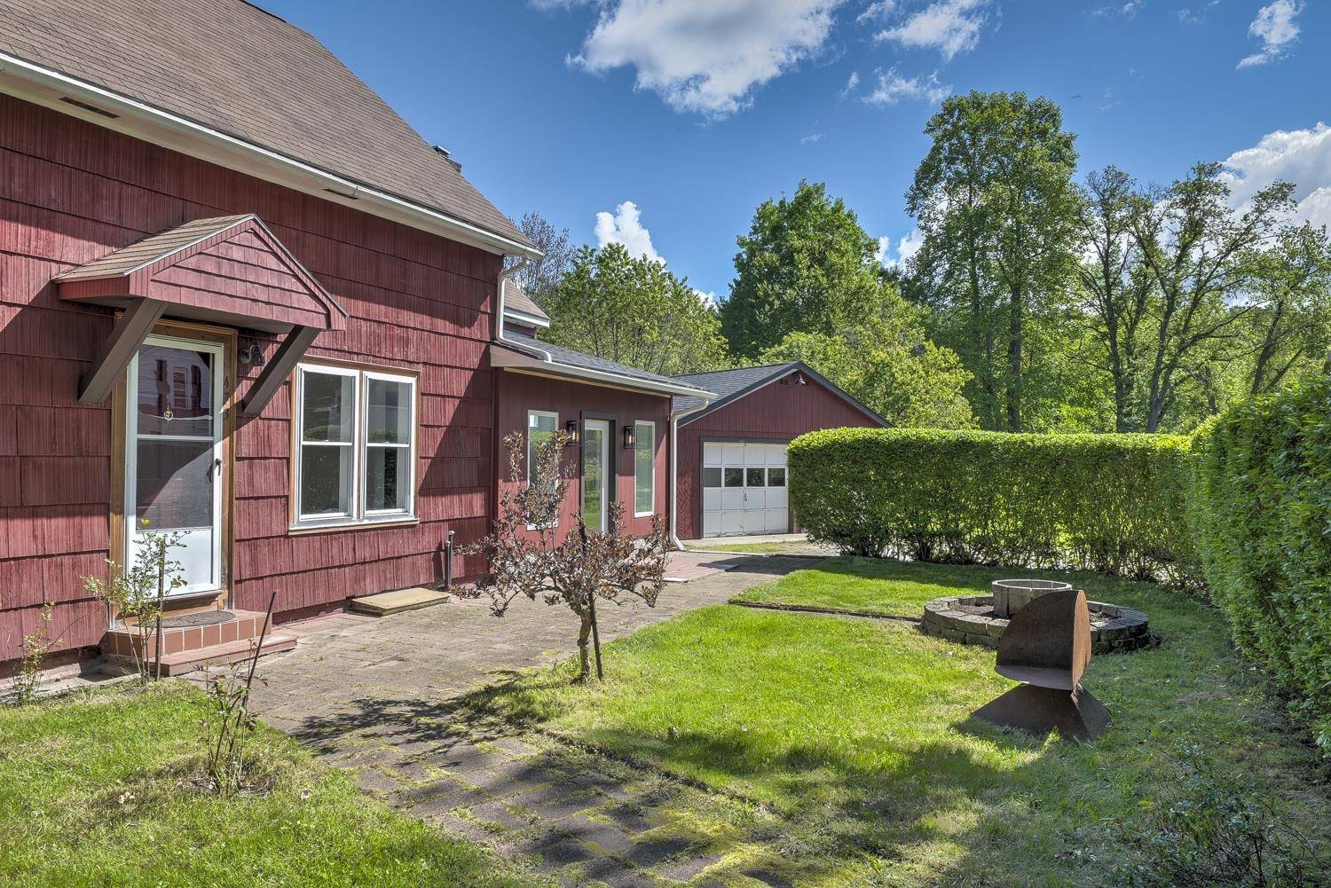 Keene, NH 03431,433 Elm ST