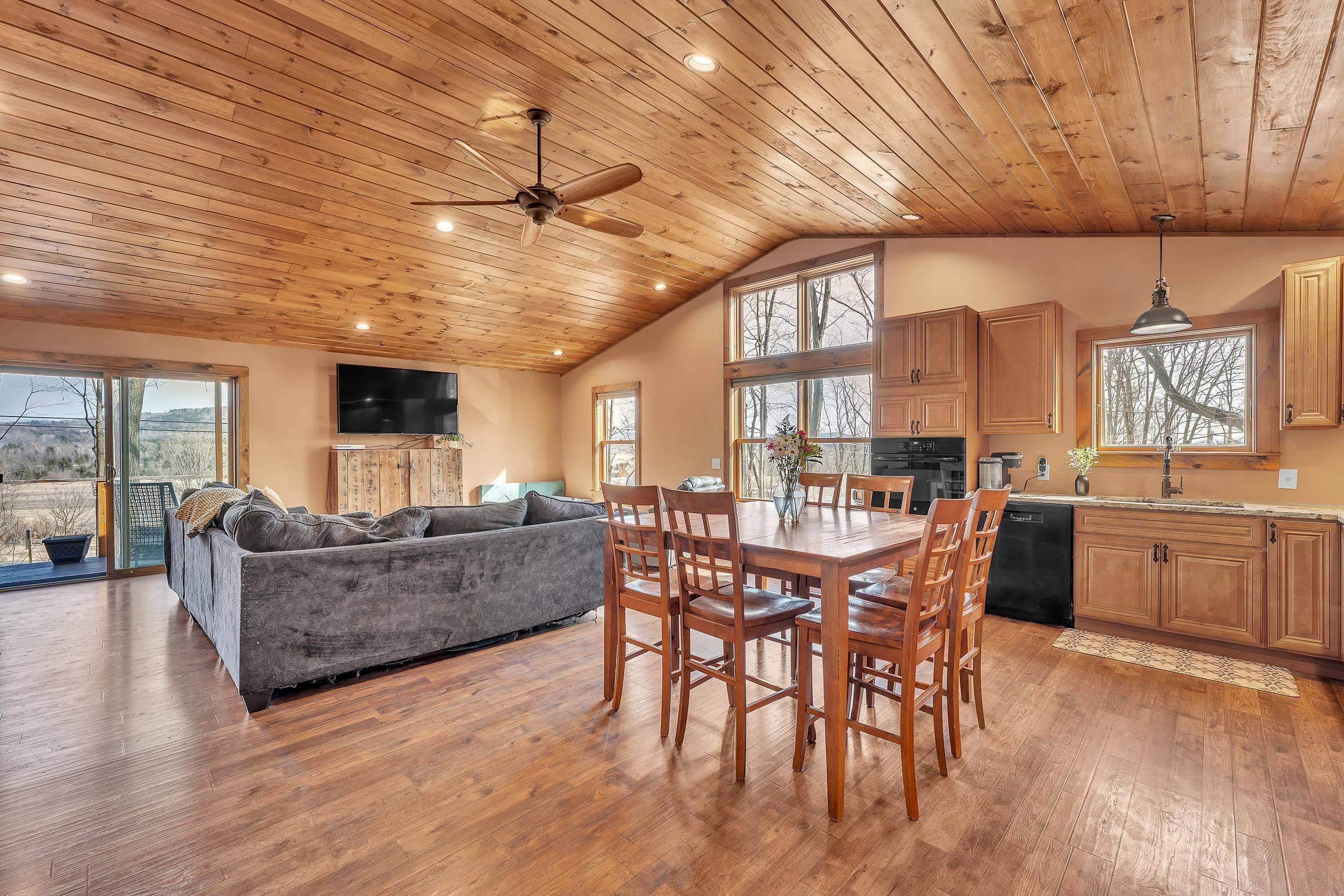 Charlotte, VT 05445,4630 Greenbush RD