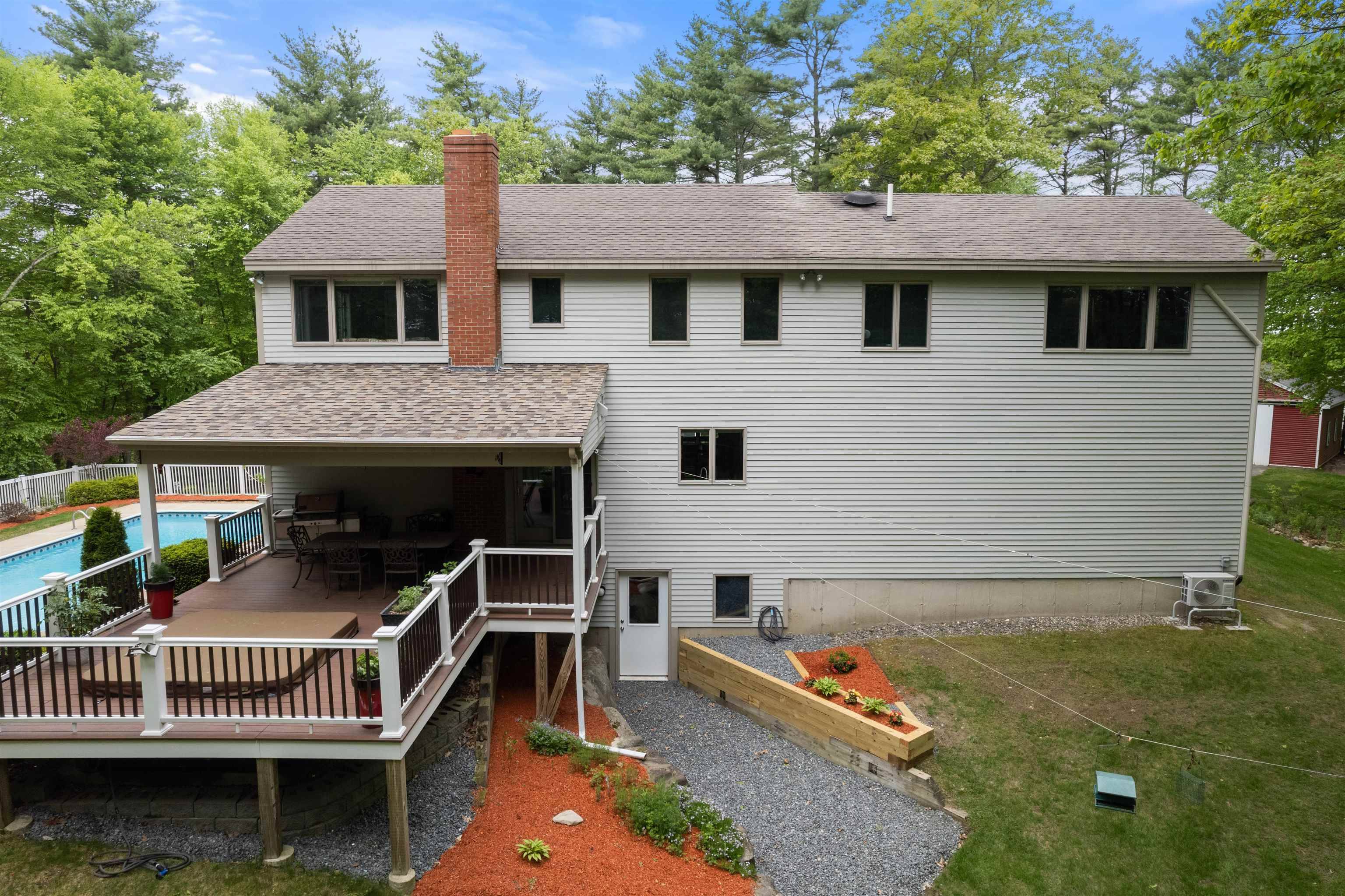 Lee, NH 03861,11 Sledding Hill LN