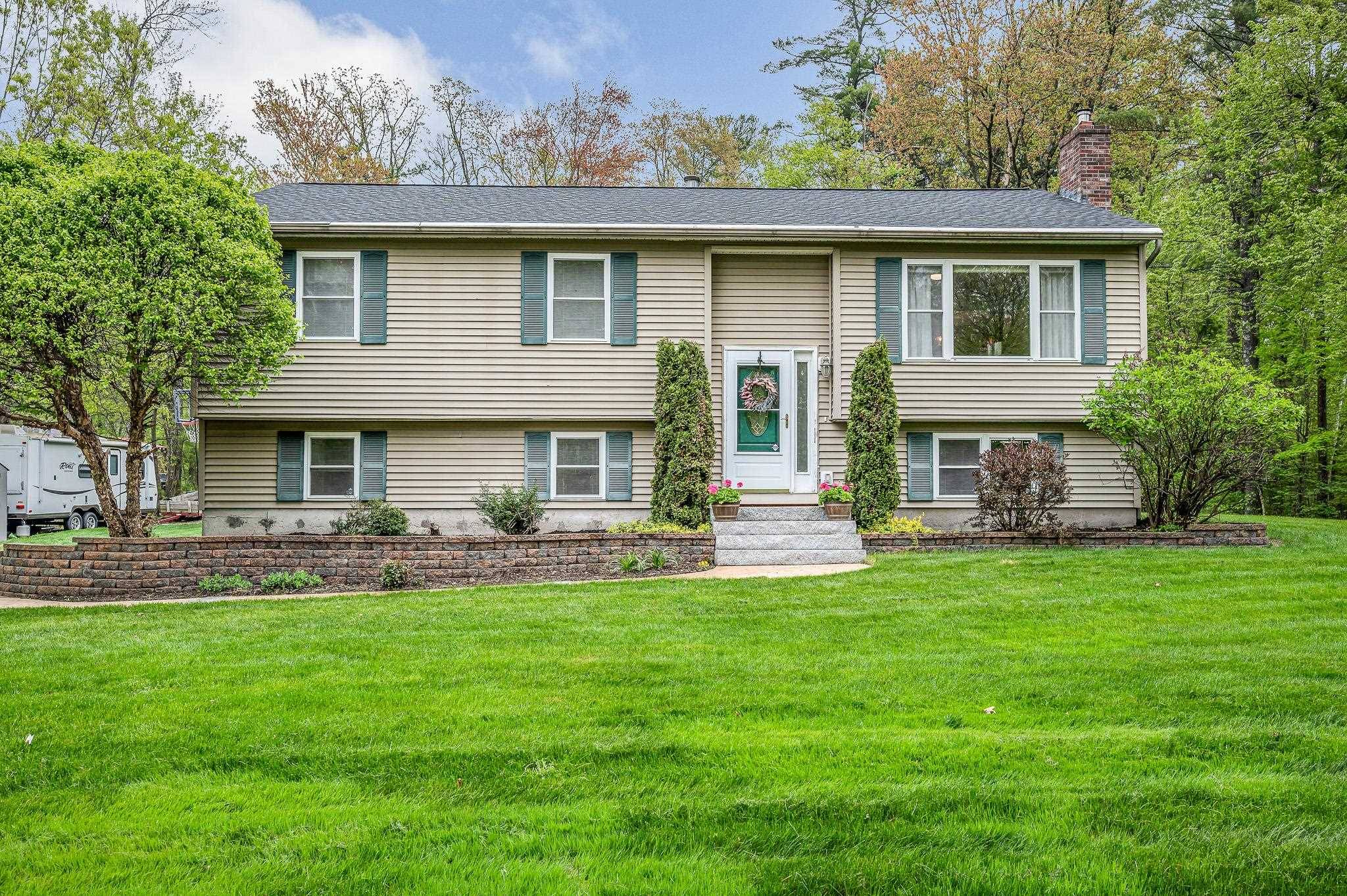 Londonderry, NH 03053,28 Hardy RD