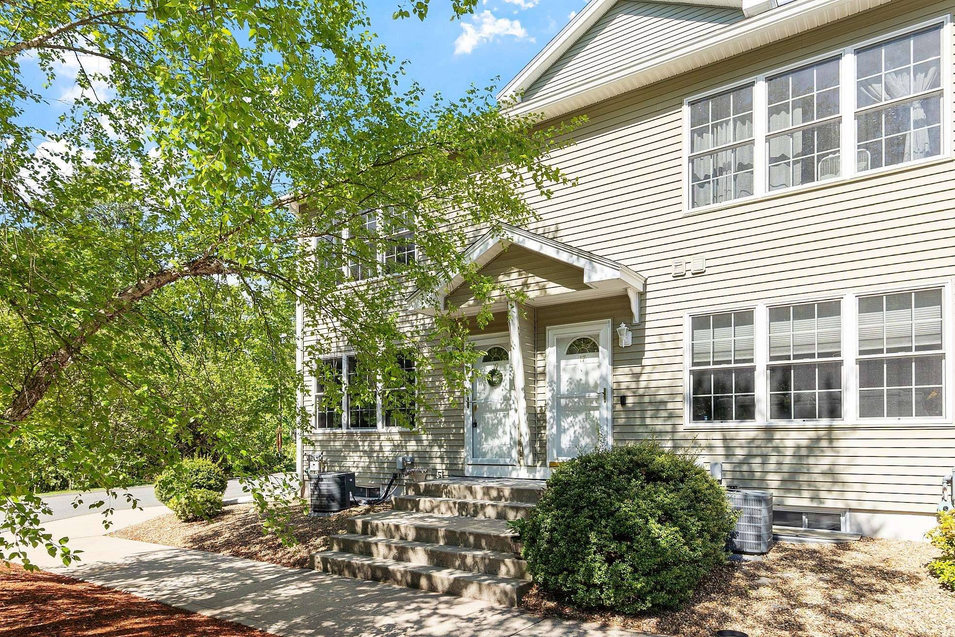 Hampstead, NH 03841,19 Steeple Chase DR