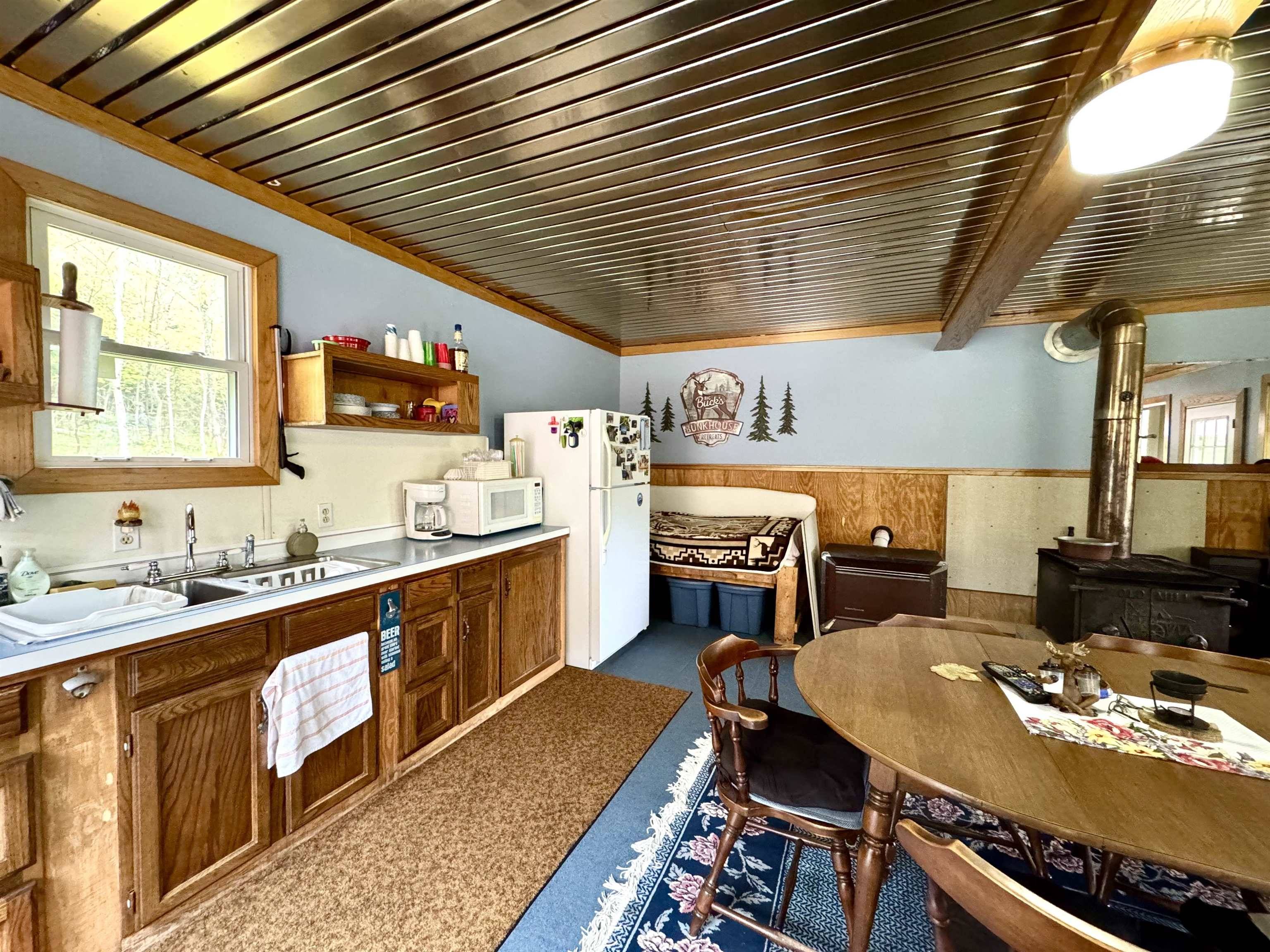 106 Philbrook RD Pittsburg, NH 03592