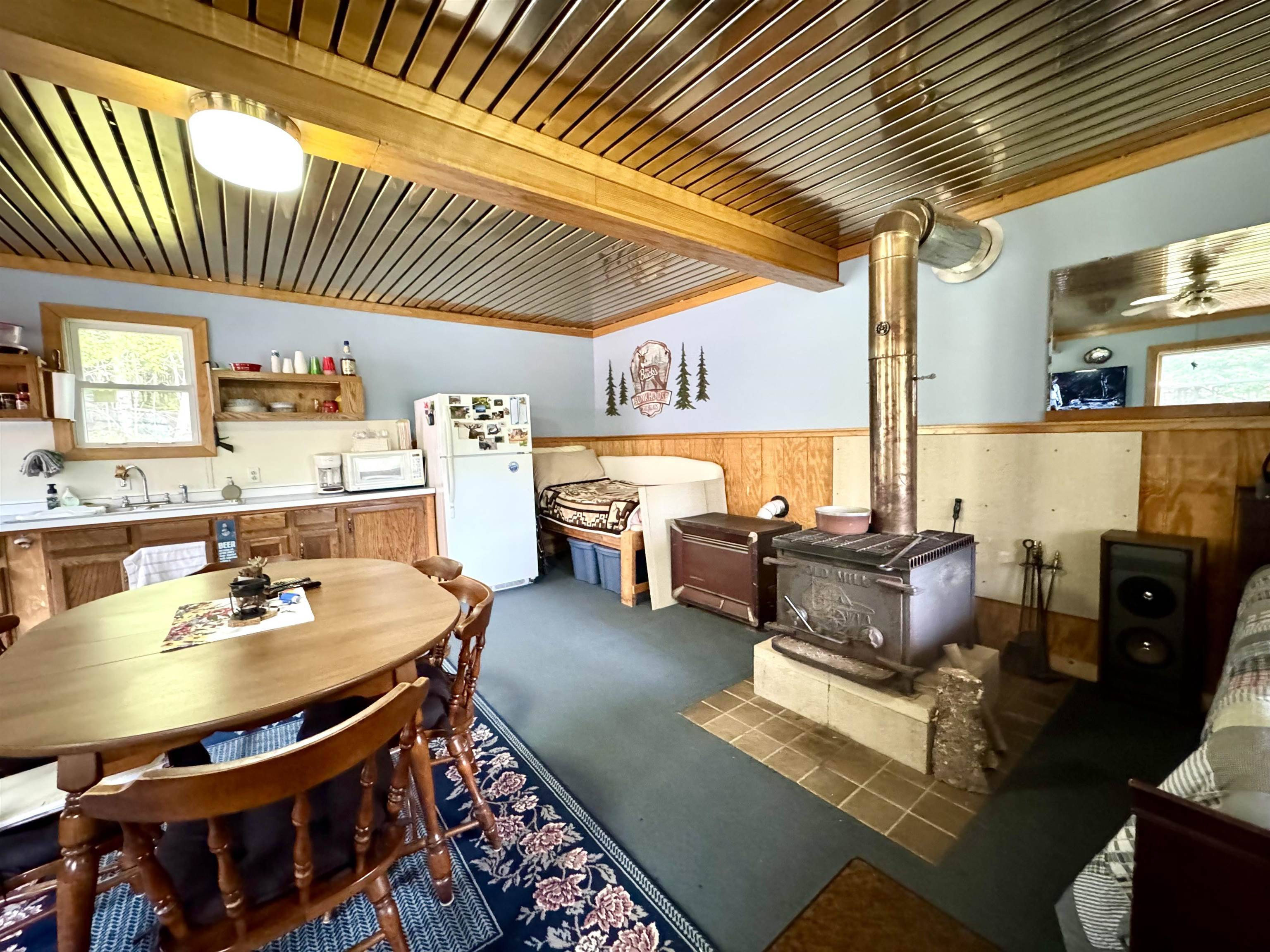 106 Philbrook RD Pittsburg, NH 03592