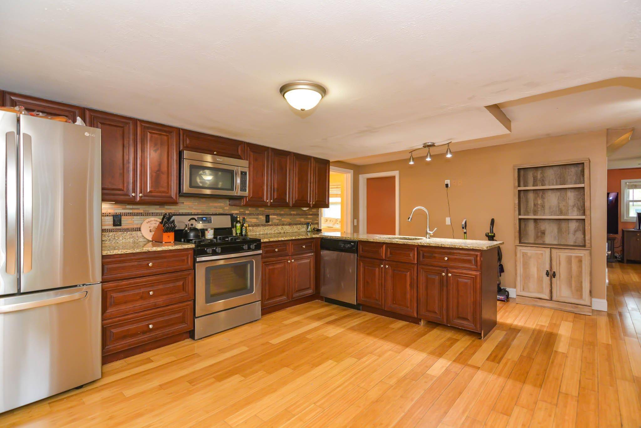 Derry, NH 03038,4 Hilda AVE