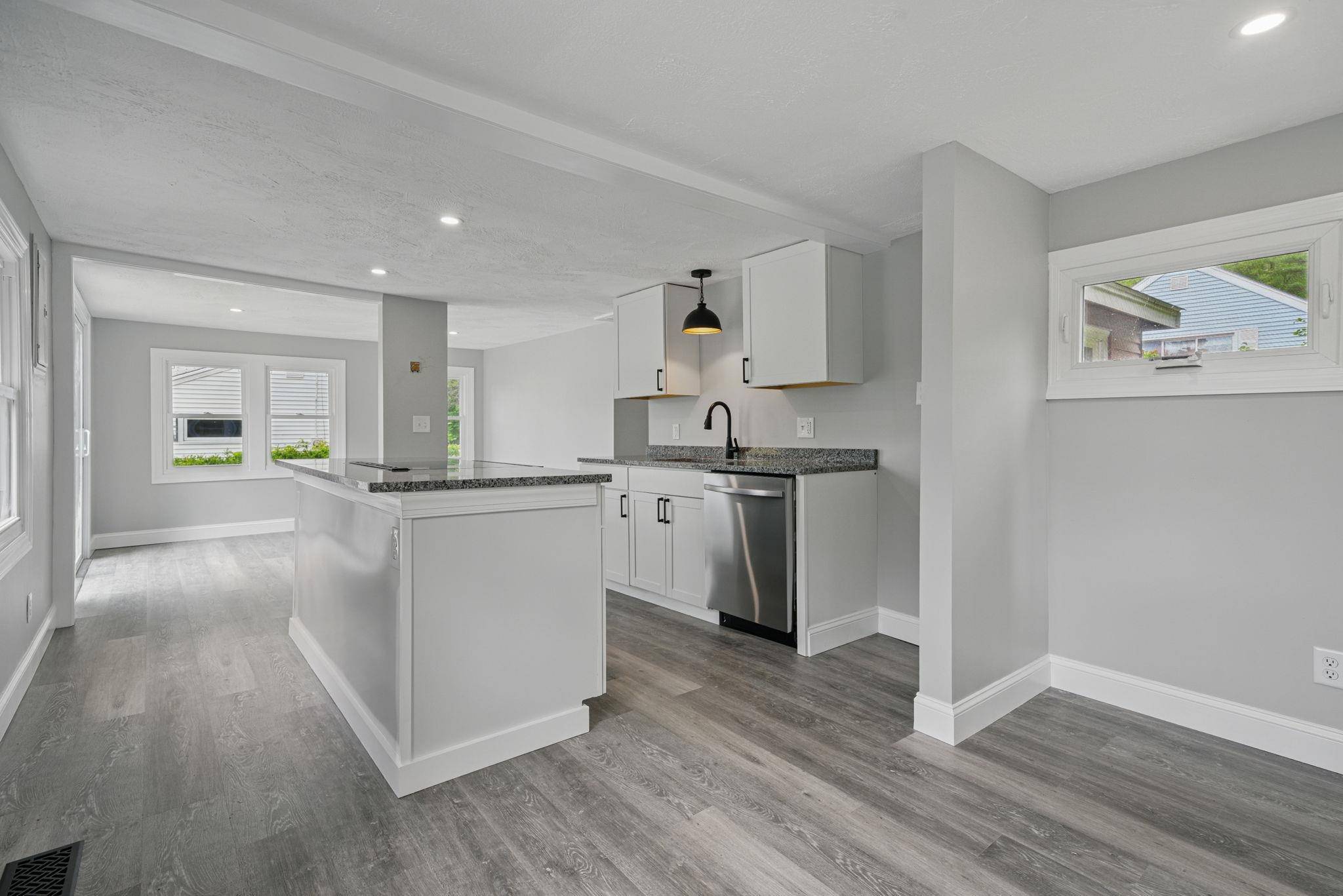 Hollis, NH 03049,3 Hanson WAY