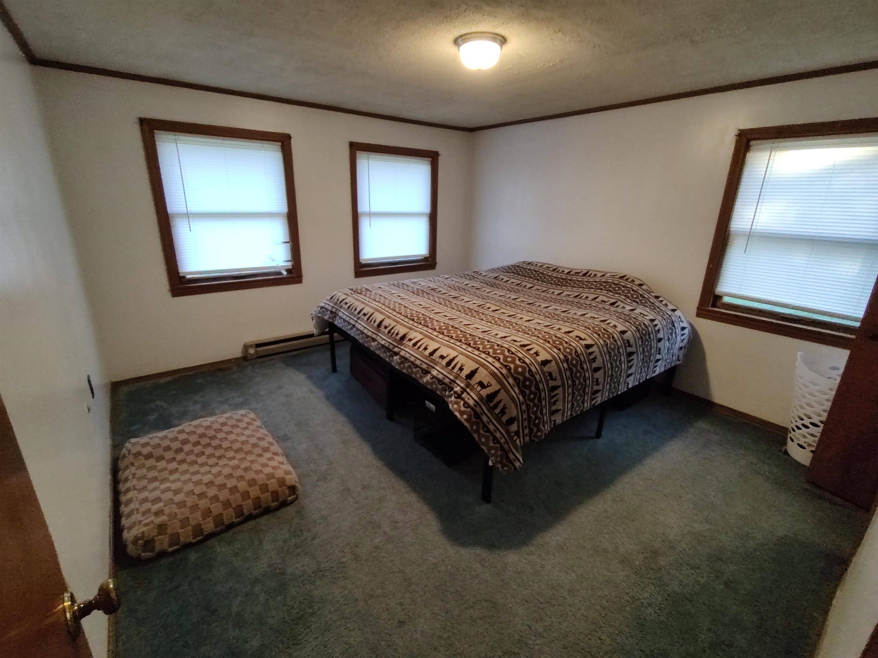 28 Cedar LN Cambridge, VT 05464