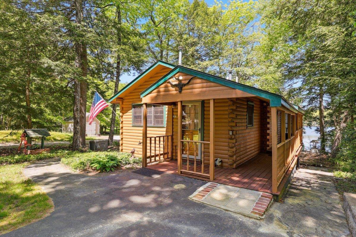 Northwood, NH 03261,207 Long Pond RD