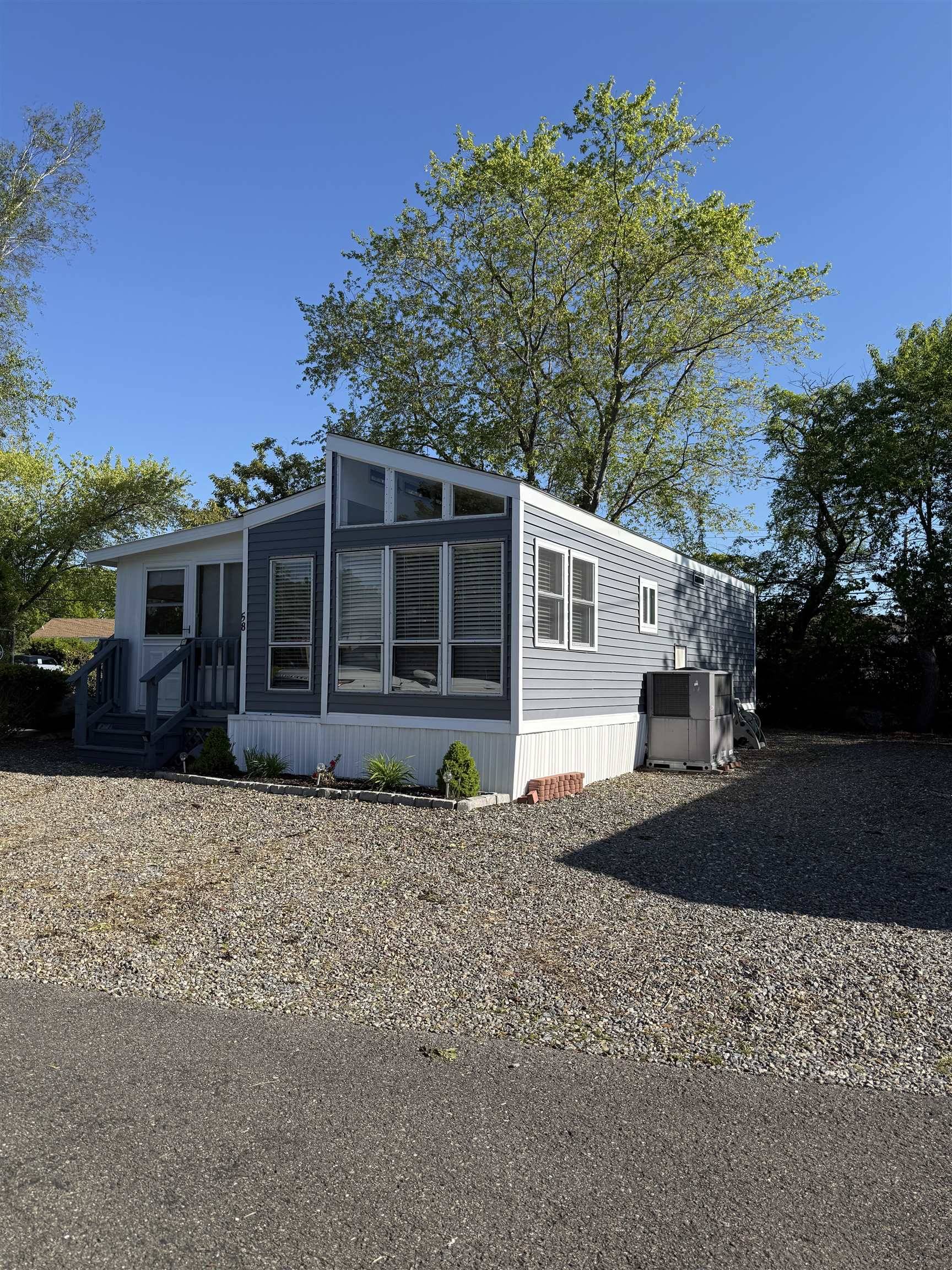 Seabrook, NH 03874,308 Route 286
