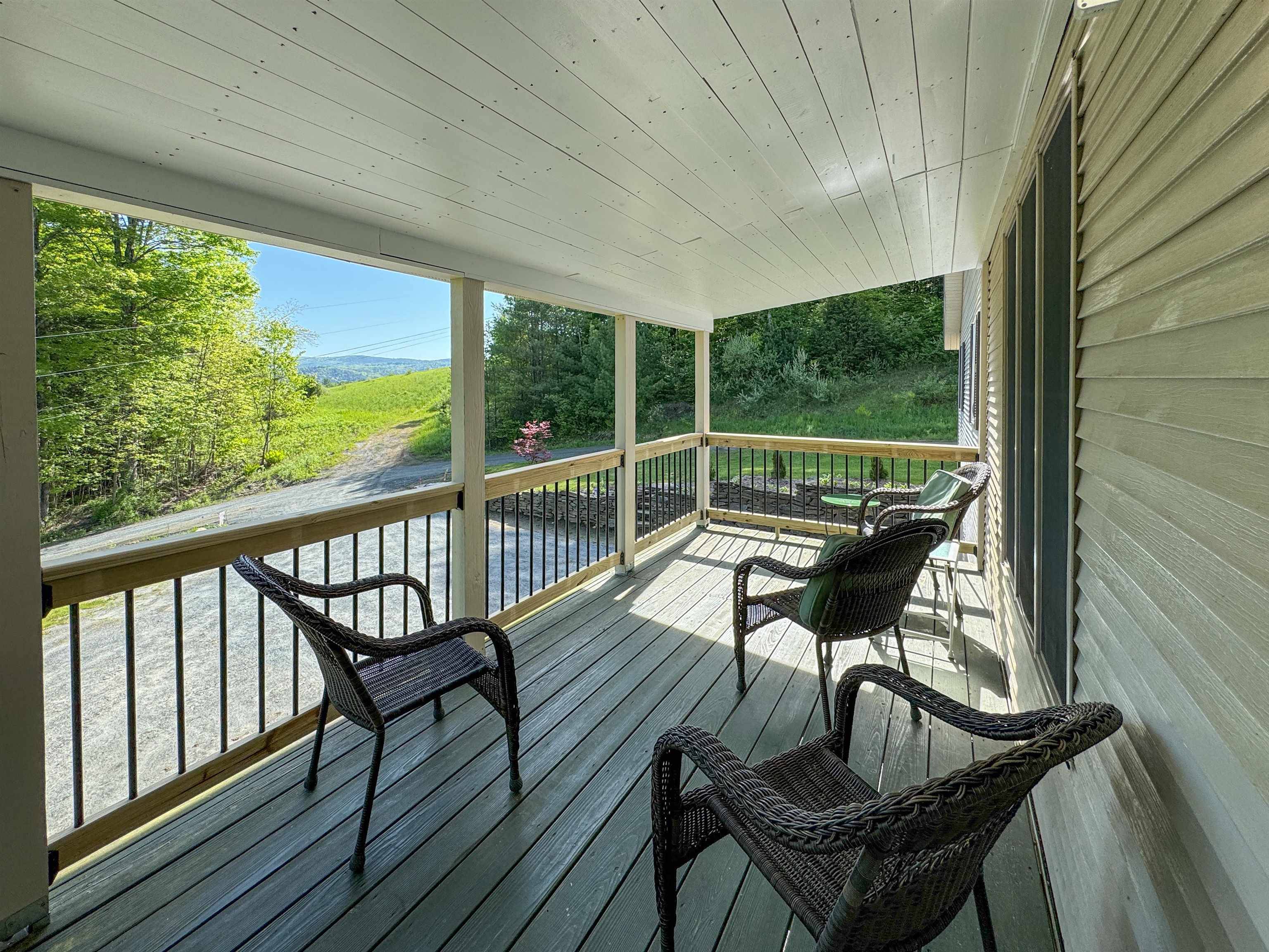 Hartford, VT 05001,107 Winding Brook LN