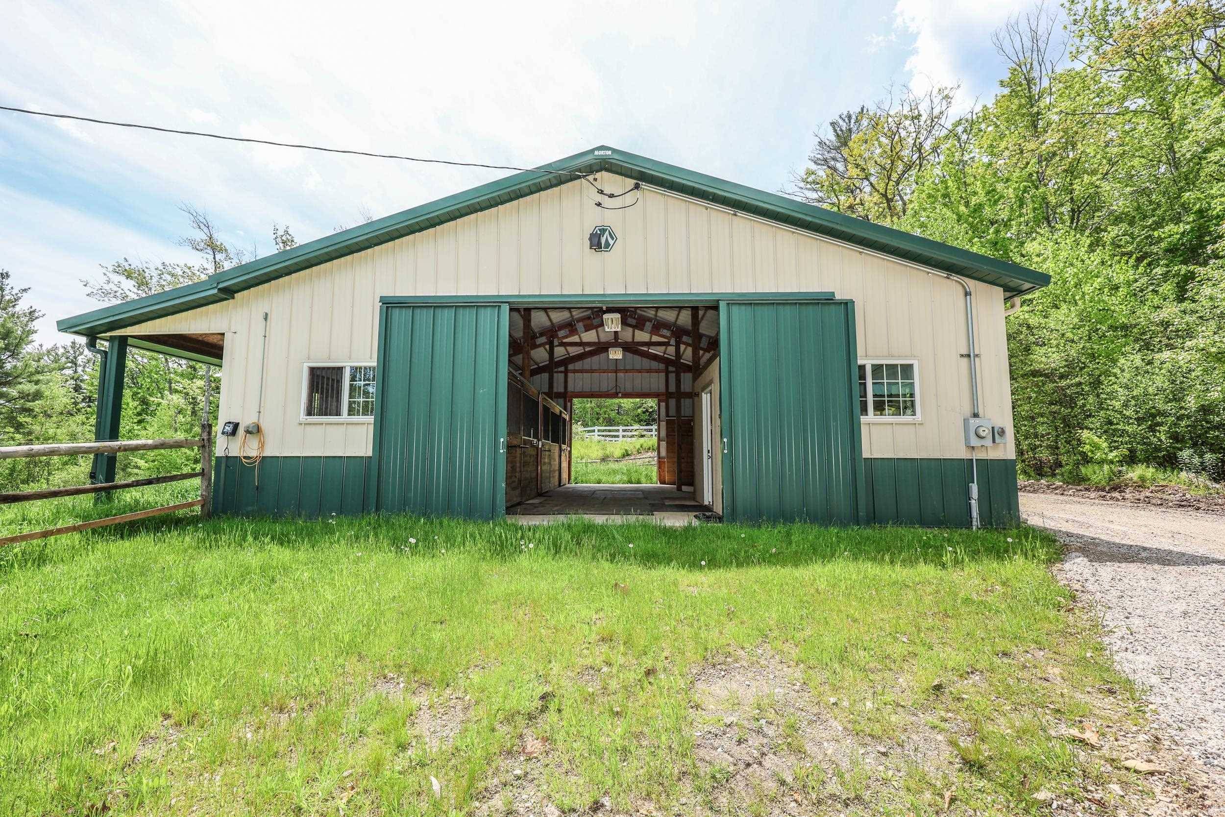 Deerfield, NH 03037,278 North RD