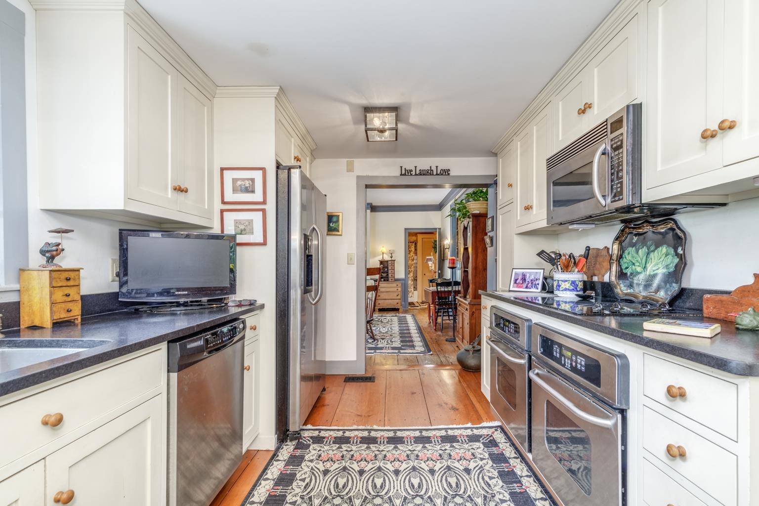 Hopkinton, NH 03229,42 Briar Hill RD