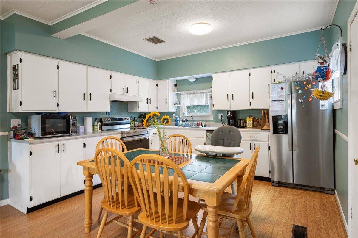 Barre City, VT 05641,4 Center ST