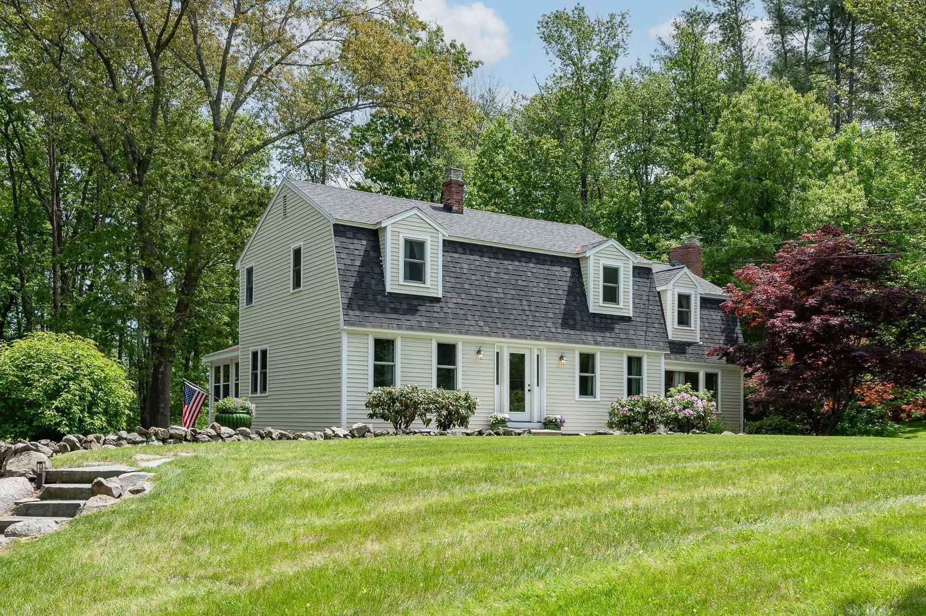 Stratham, NH 03885,12 Dumbarton Oaks RD